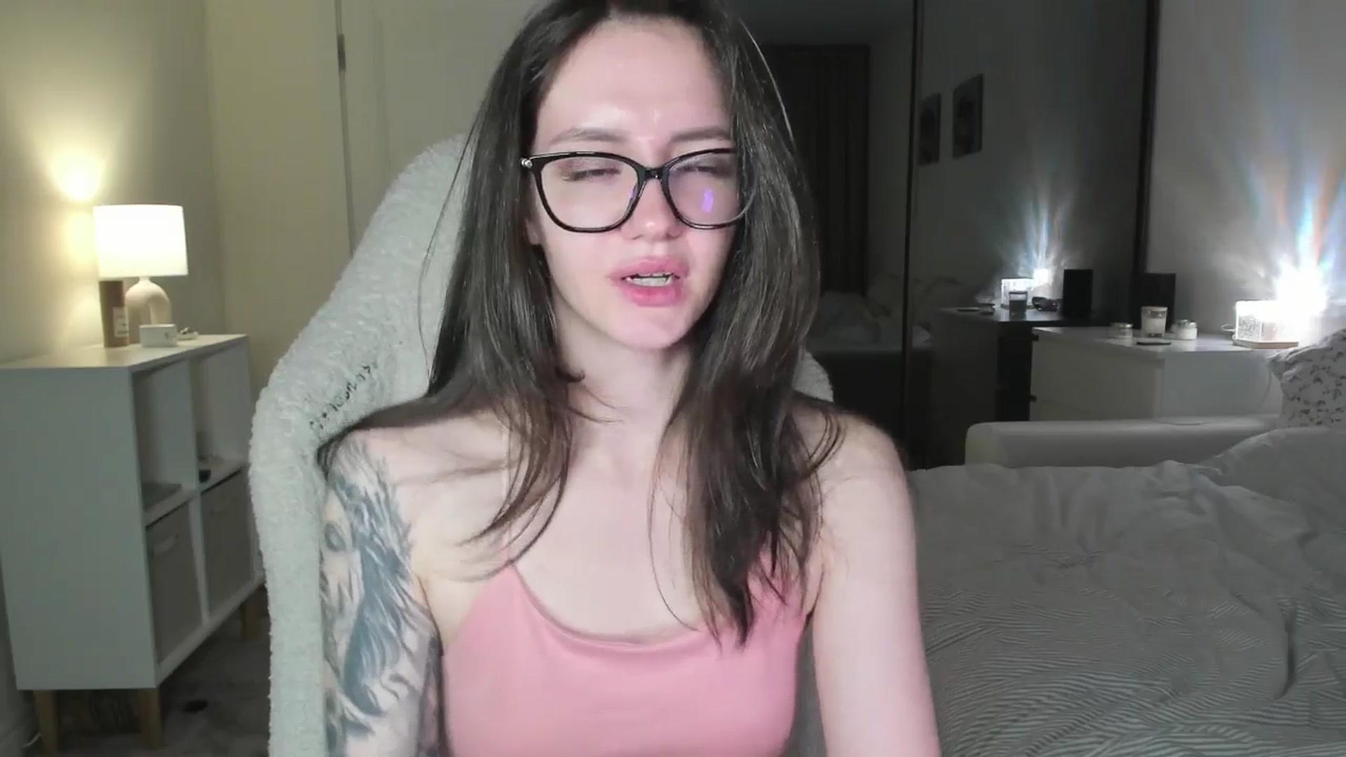 Gallery image thumbnail from Sofieee's myfreecams stream on, 12/08/2025, 03:21 image 5 of 20