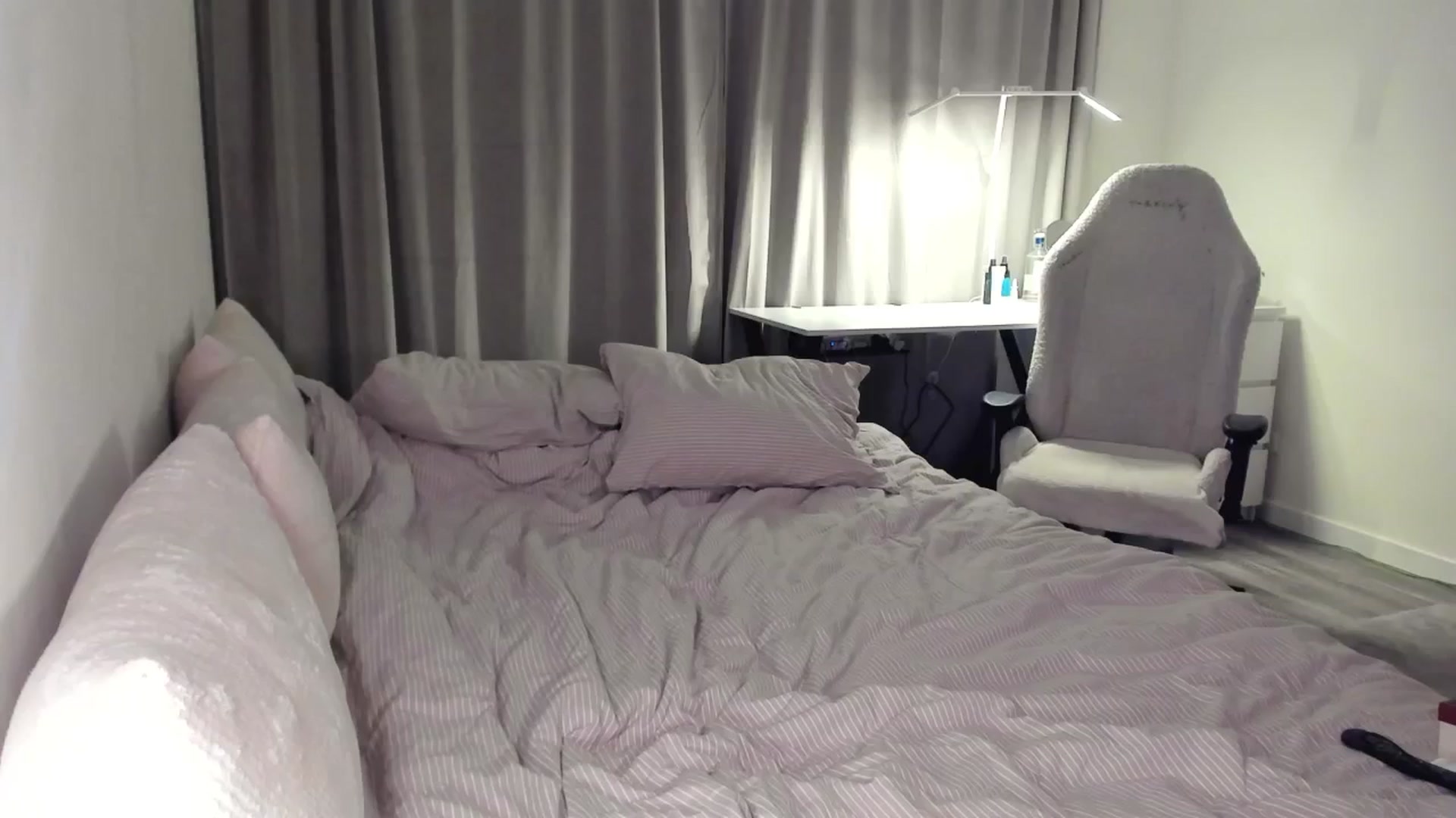 Gallery image thumbnail from Sofieee's myfreecams stream on, 12/13/2025, 04:05 image 5 of 20