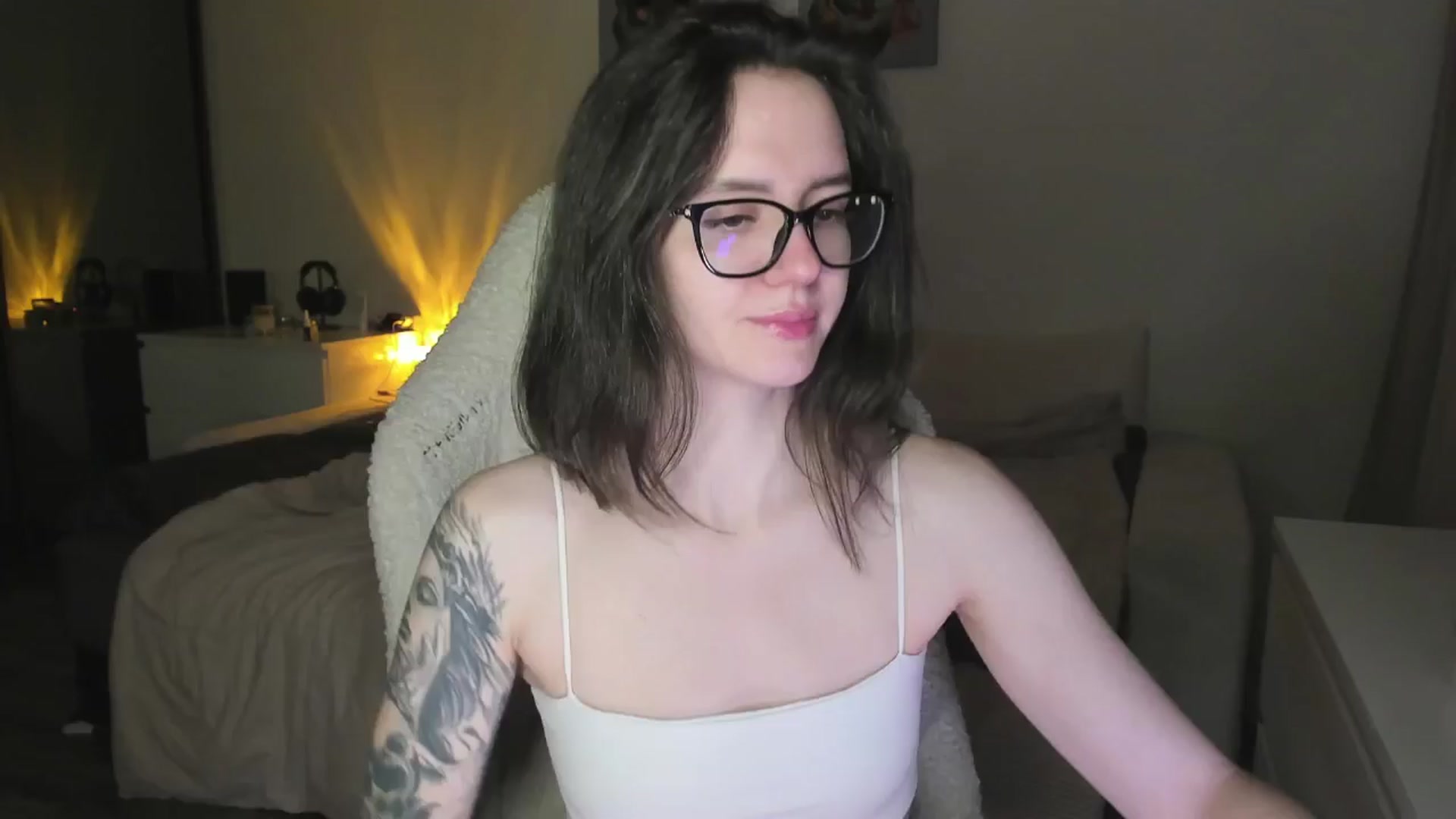 Gallery image thumbnail from Sofieee's myfreecams stream on, 01/05/2026, 20:45 image 16 of 20
