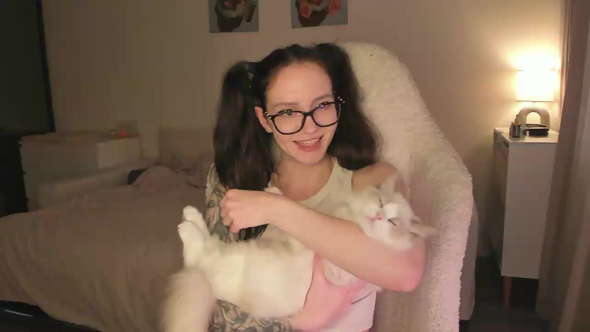 Gallery image thumbnail from Sofieee's myfreecams stream on, 05/16/2026, 09:12 image 2 of 20
