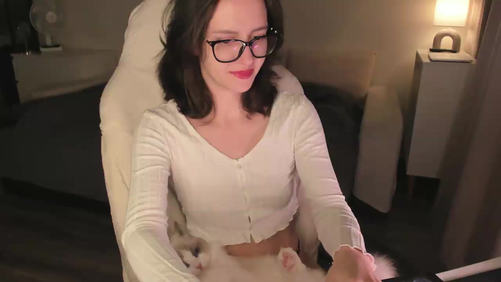 Gallery image thumbnail from Sofieee's myfreecams stream on, 07/21/2026, 04:56 image 4 of 20