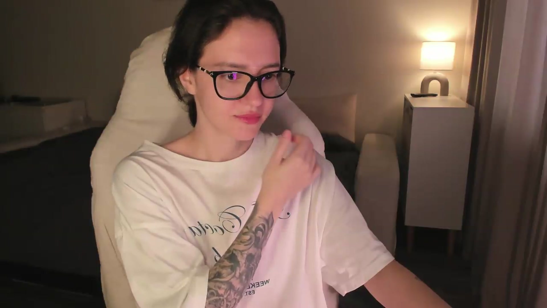 Gallery image thumbnail from Sofieee's myfreecams stream on, 08/06/2026, 07:52 image 4 of 20