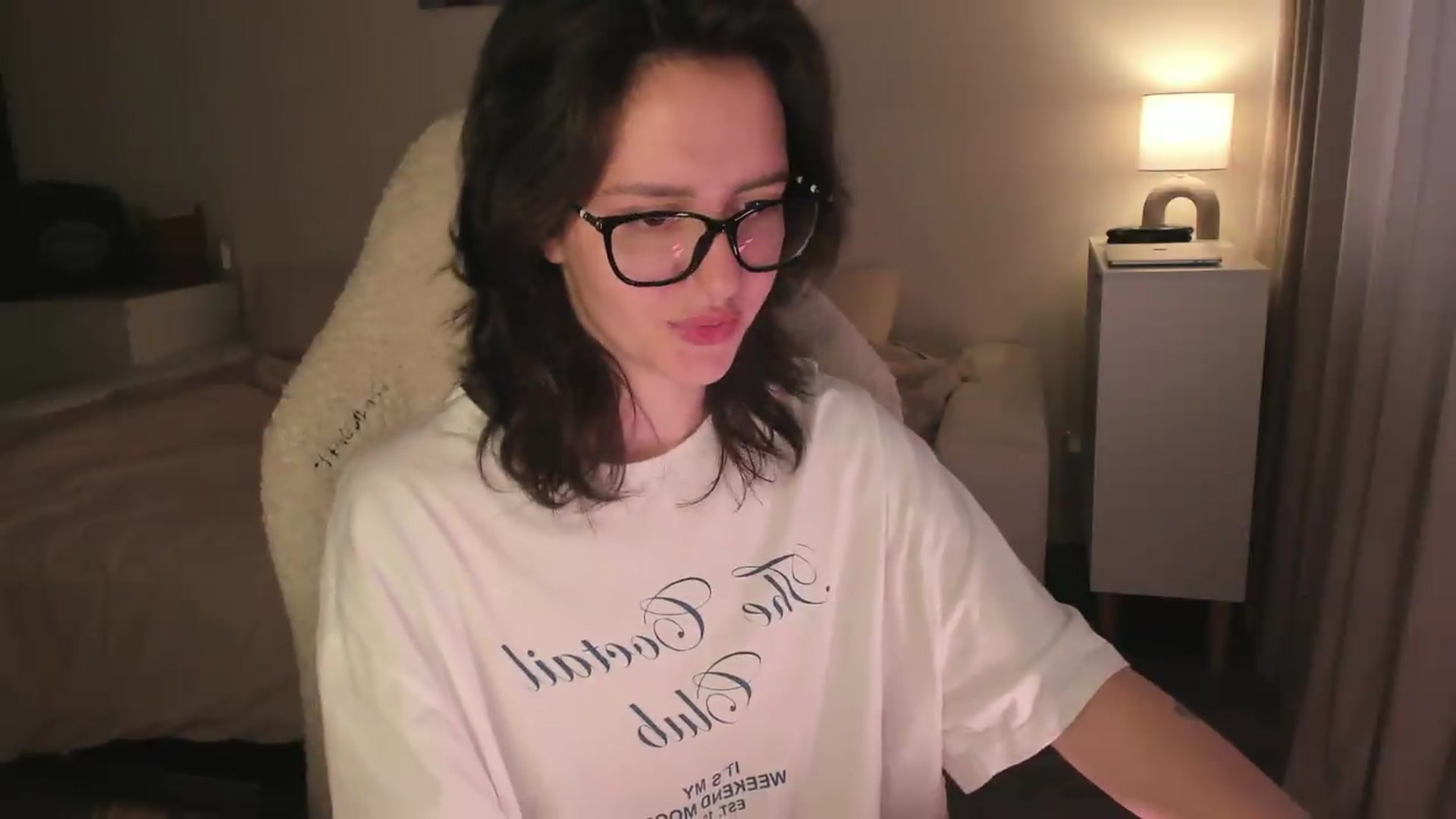 Gallery image thumbnail from Sofieee's myfreecams stream on, 08/26/2026, 06:04 image 10 of 20