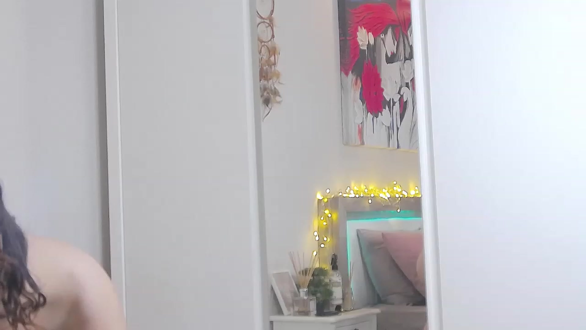 Gallery image thumbnail from Sofiewild's myfreecams stream on, 05/29/2023, 13:39 image 1 of 20
