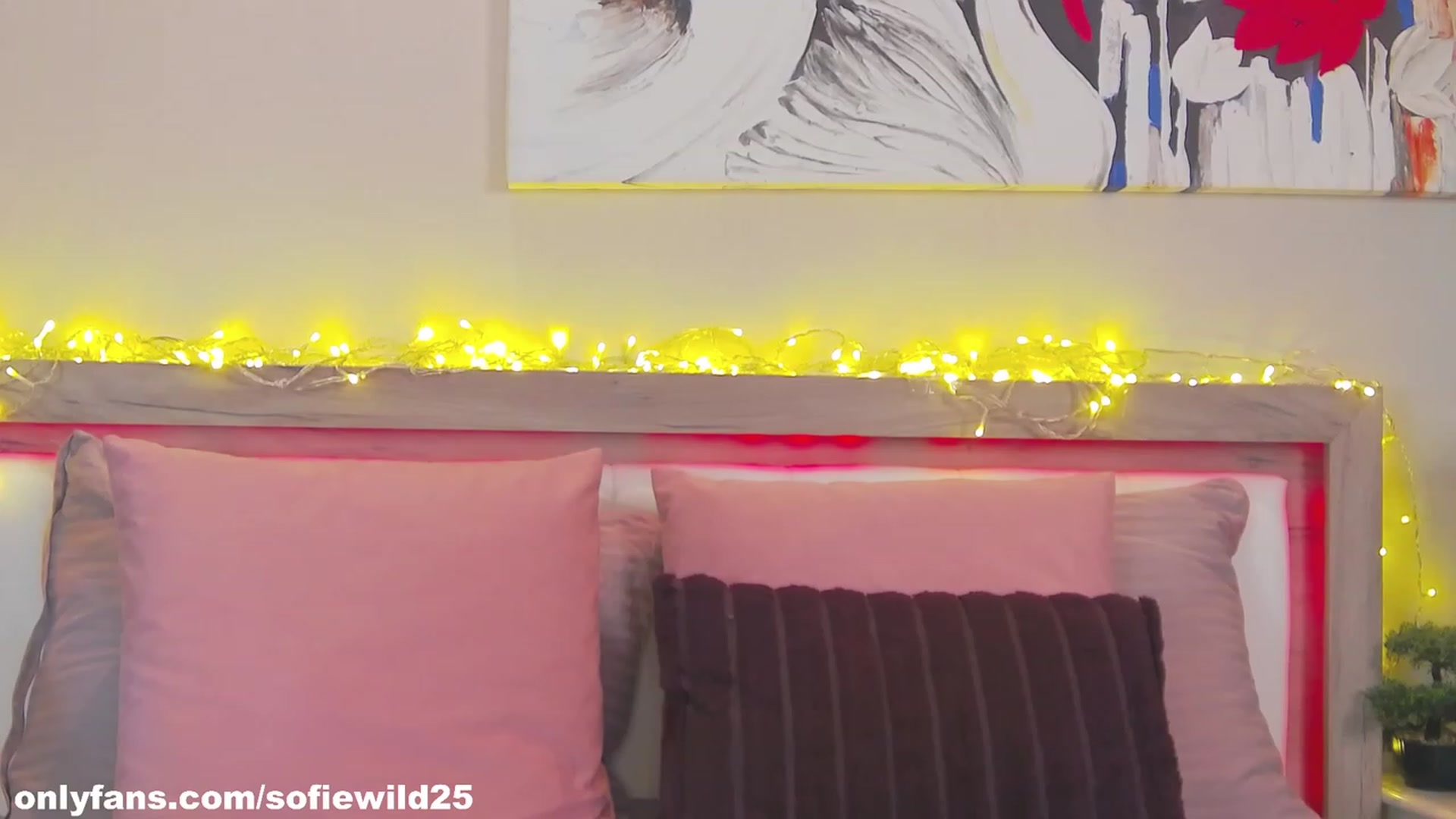 Gallery image thumbnail from Sofiewild's myfreecams stream on, 07/27/2023, 13:43 image 8 of 20