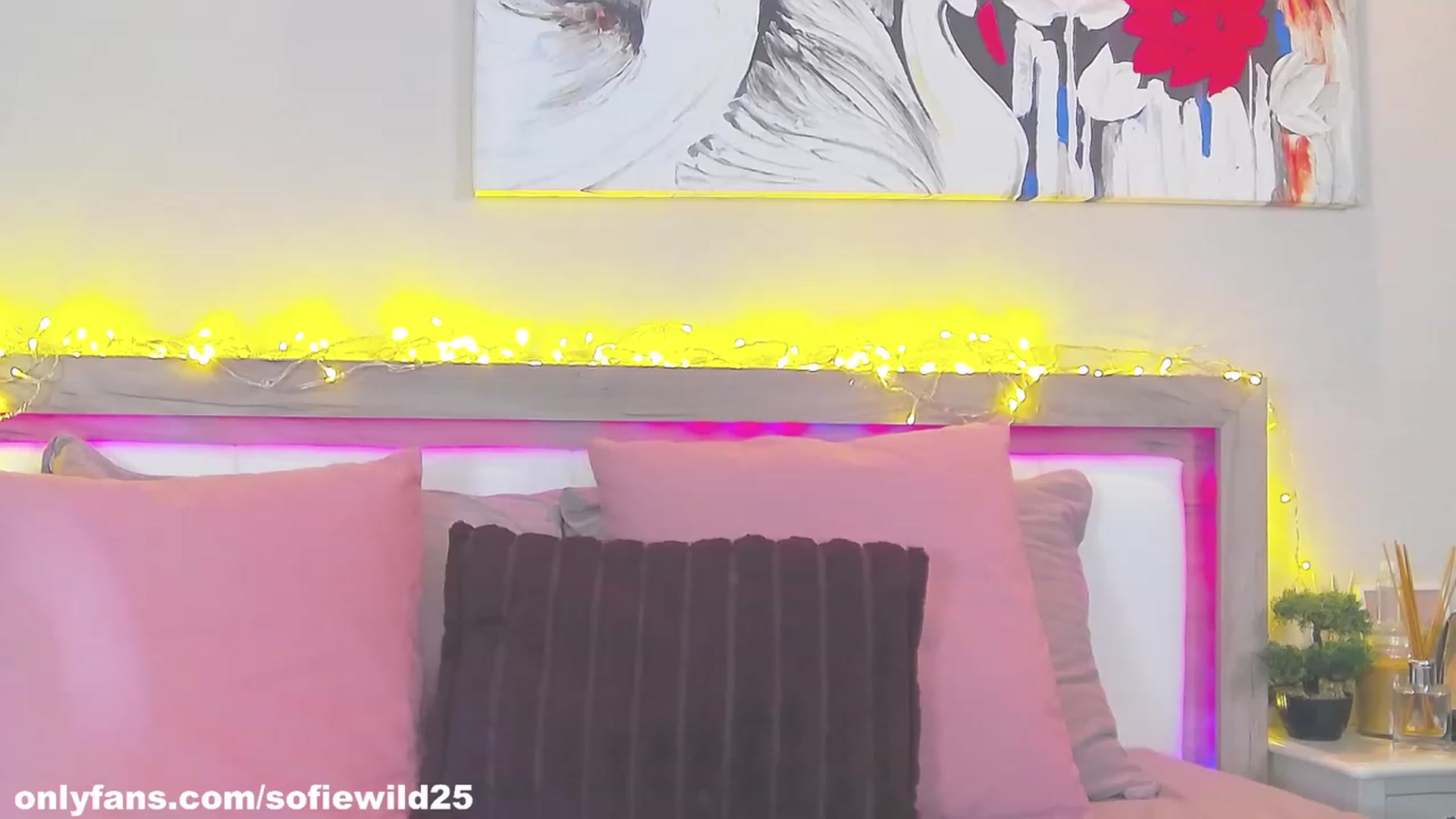 Gallery image thumbnail from Sofiewild's myfreecams stream on, 08/10/2023, 11:30 image 16 of 20