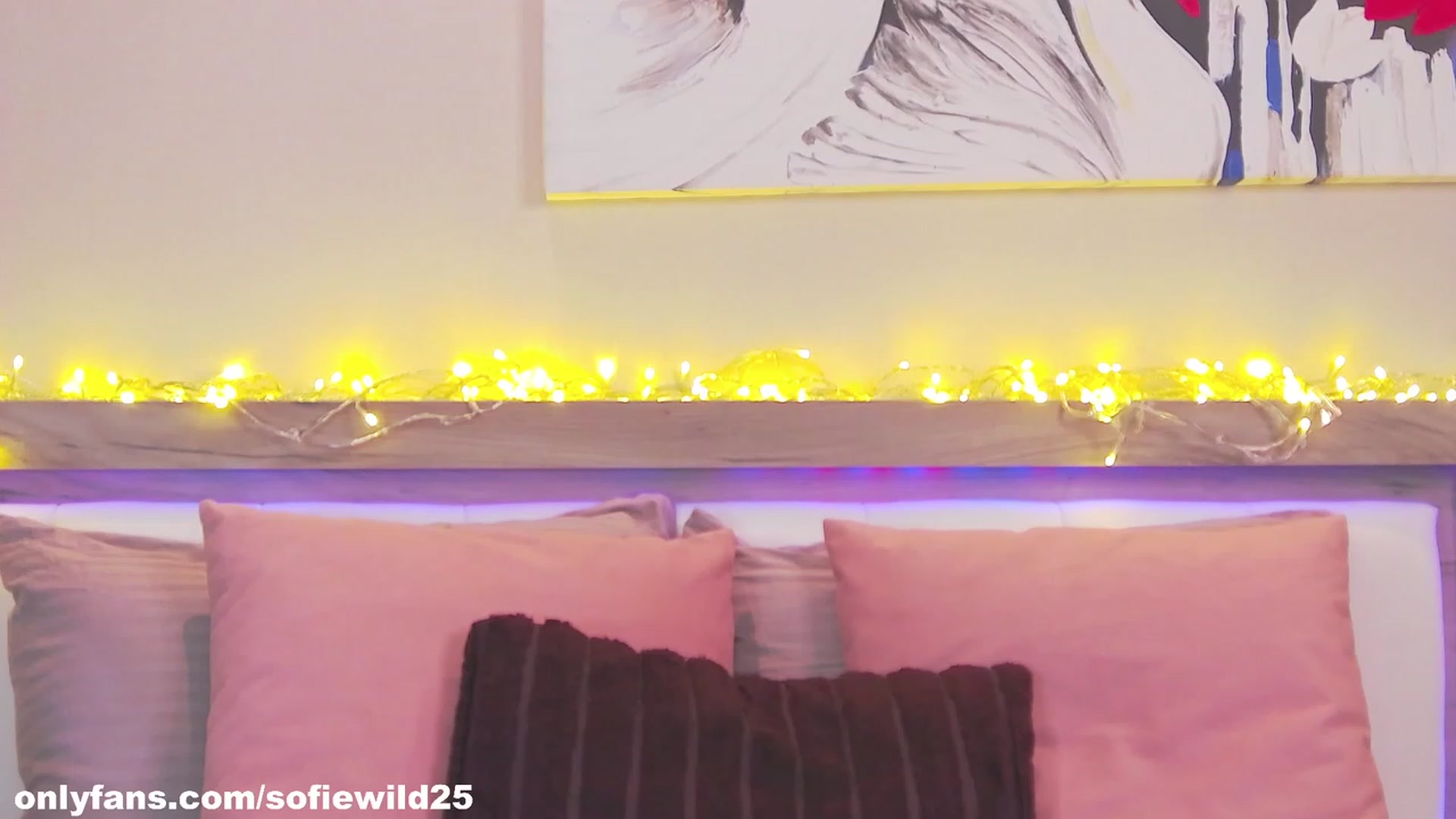 Gallery image thumbnail from Sofiewild's myfreecams stream on, 08/22/2023, 17:10 image 9 of 20