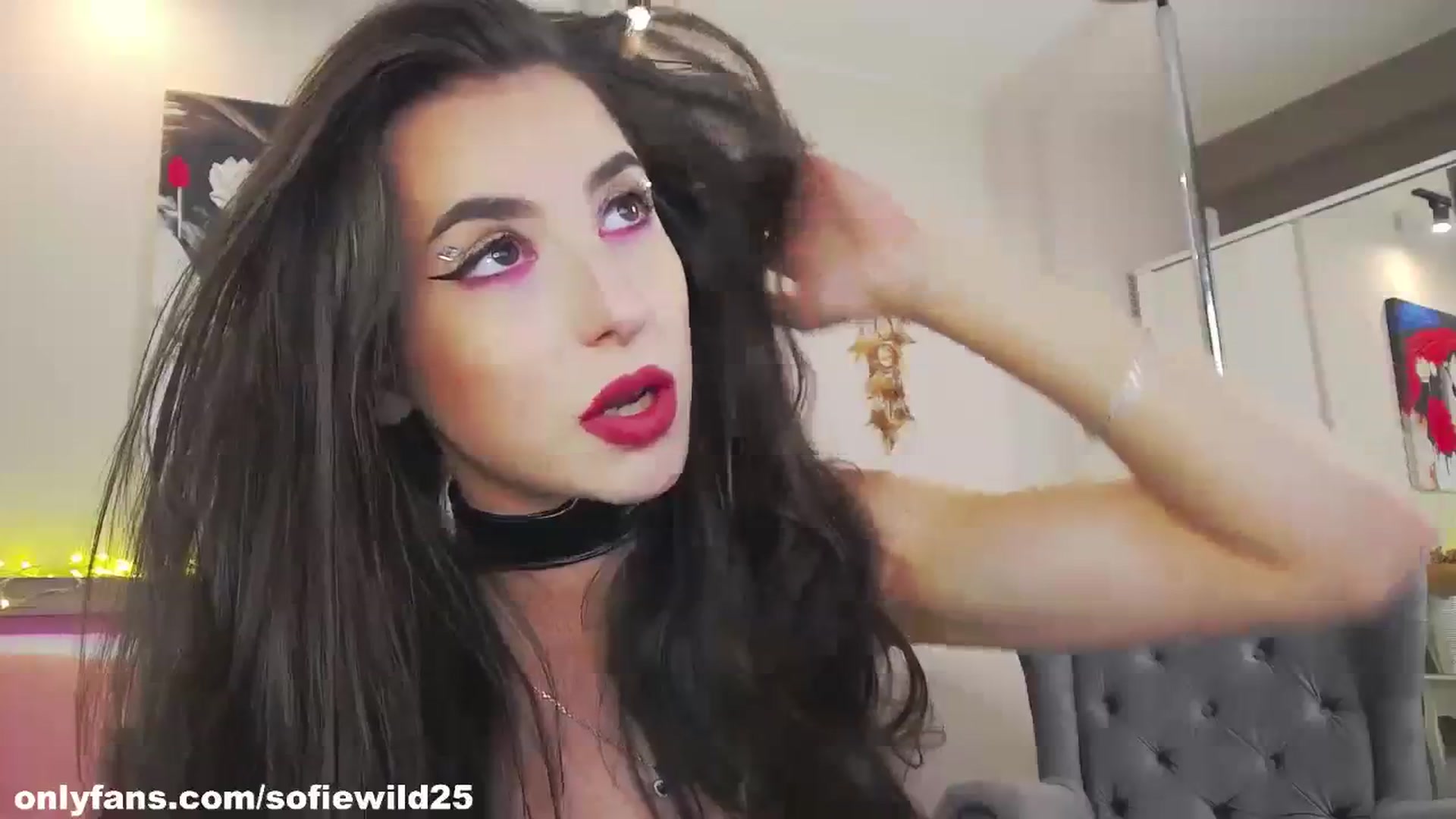 Gallery image thumbnail from Sofiewild's myfreecams stream on, 10/10/2023, 11:32 image 18 of 20