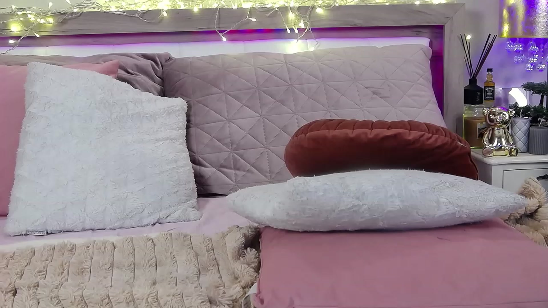Gallery image thumbnail from Sofiewild's myfreecams stream on, 02/07/2024, 15:47 image 13 of 20