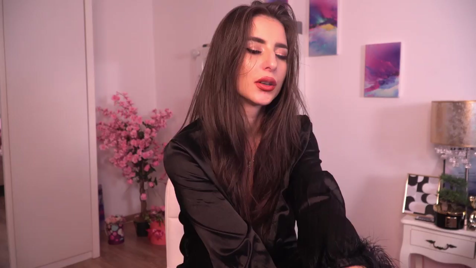 Gallery image thumbnail from Sofiewild's myfreecams stream on, 04/15/2024, 13:19 image 19 of 20