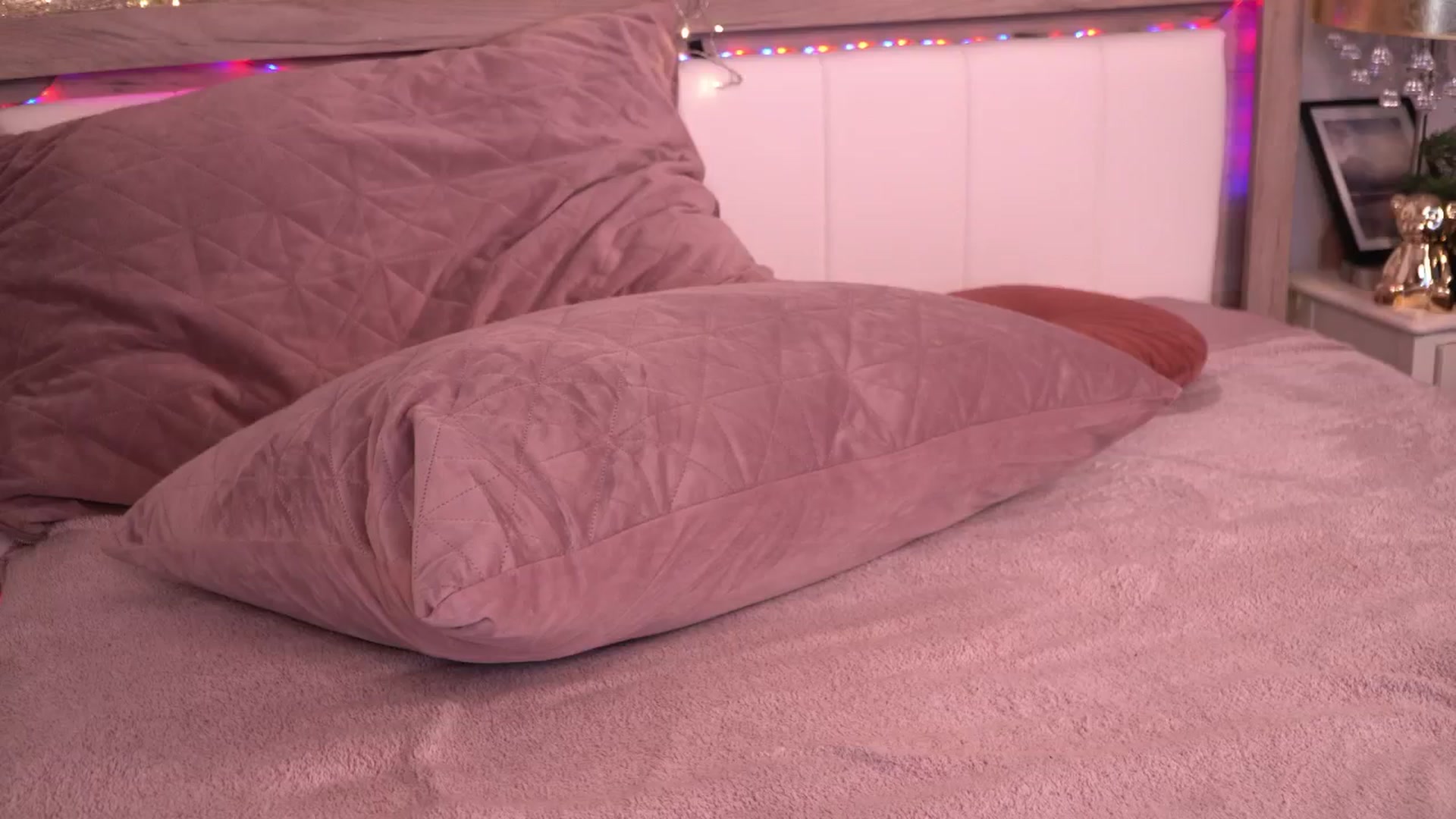 Gallery image thumbnail from Sofiewild's myfreecams stream on, 04/24/2024, 13:15 image 14 of 20