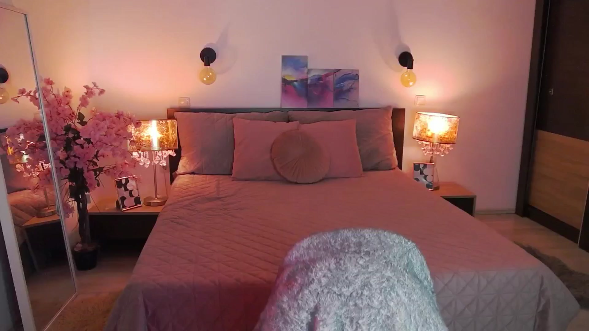 Gallery image thumbnail from Sofiewild's myfreecams stream on, 08/28/2024, 19:59 image 4 of 20