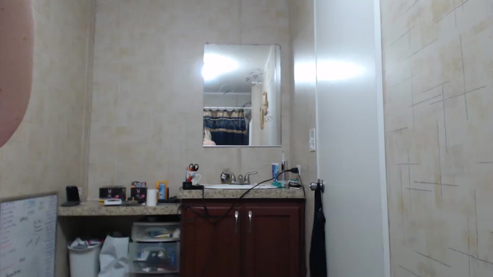 Gallery image thumbnail from Sofieyoungxxx's myfreecams stream on, 06/15/2023, 12:01 image 17 of 20