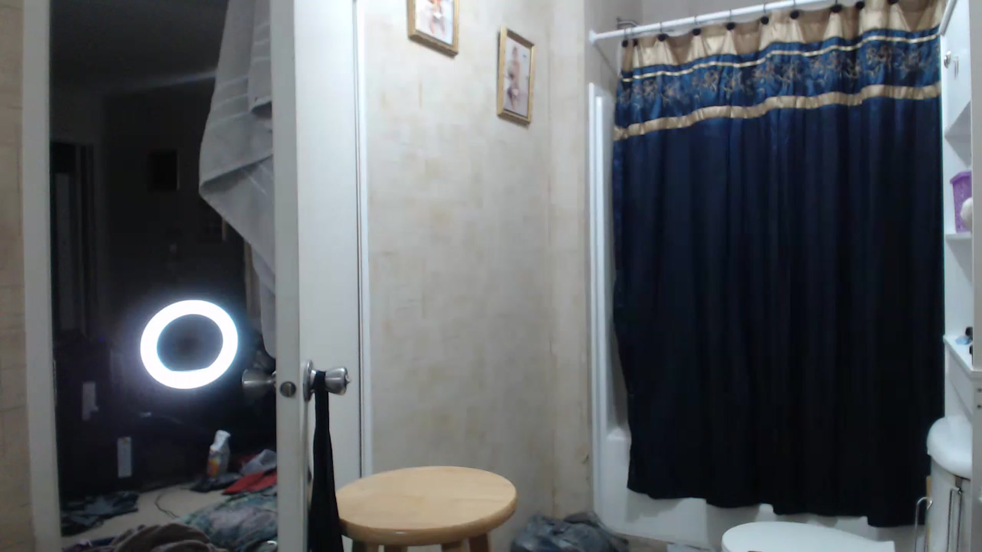 Gallery image thumbnail from Sofieyoungxxx's myfreecams stream on, 06/15/2023, 13:00 image 6 of 20
