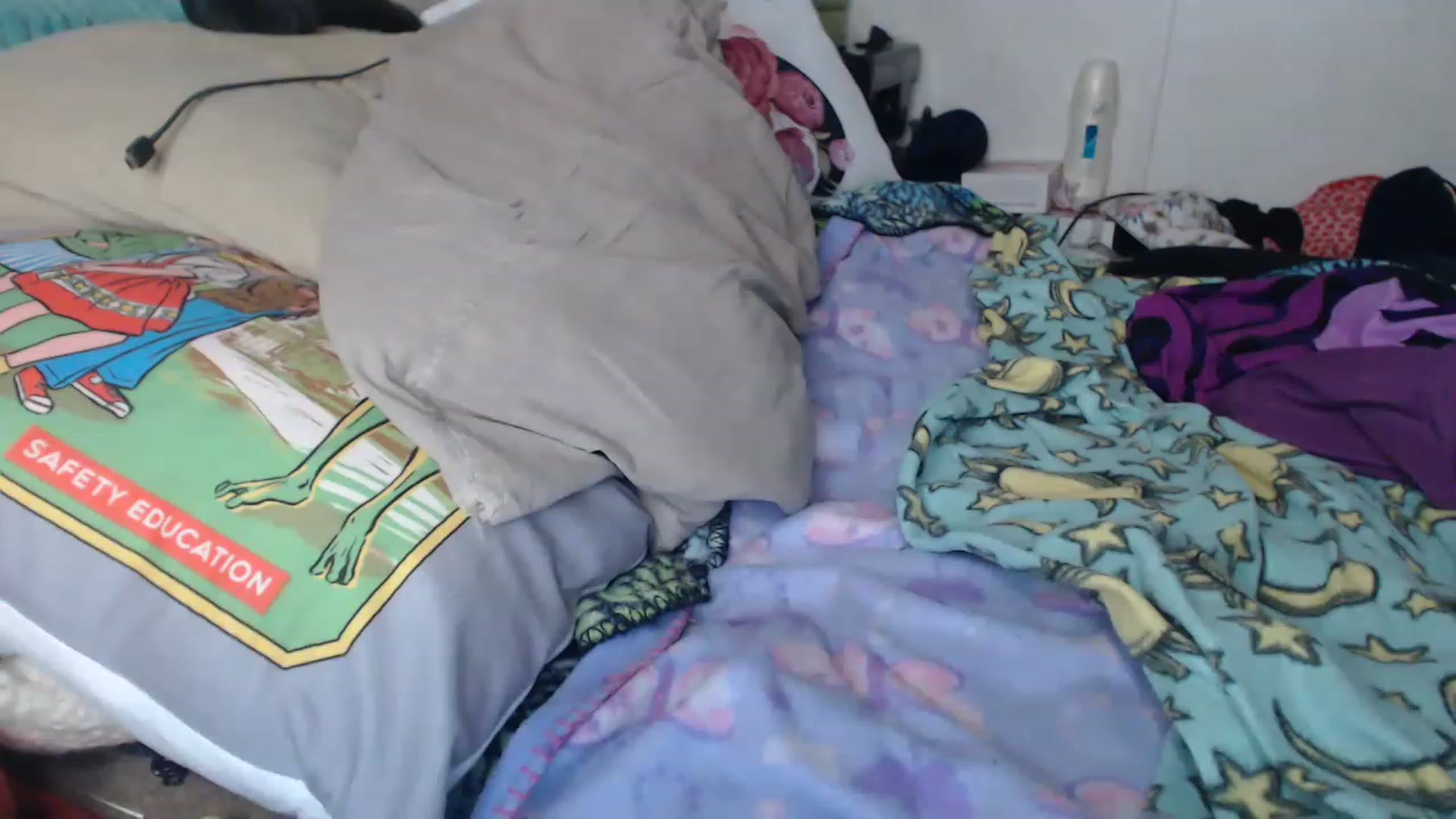 Gallery image thumbnail from Sofieyoungxxx's myfreecams stream on, 06/27/2023, 14:01 image 2 of 20
