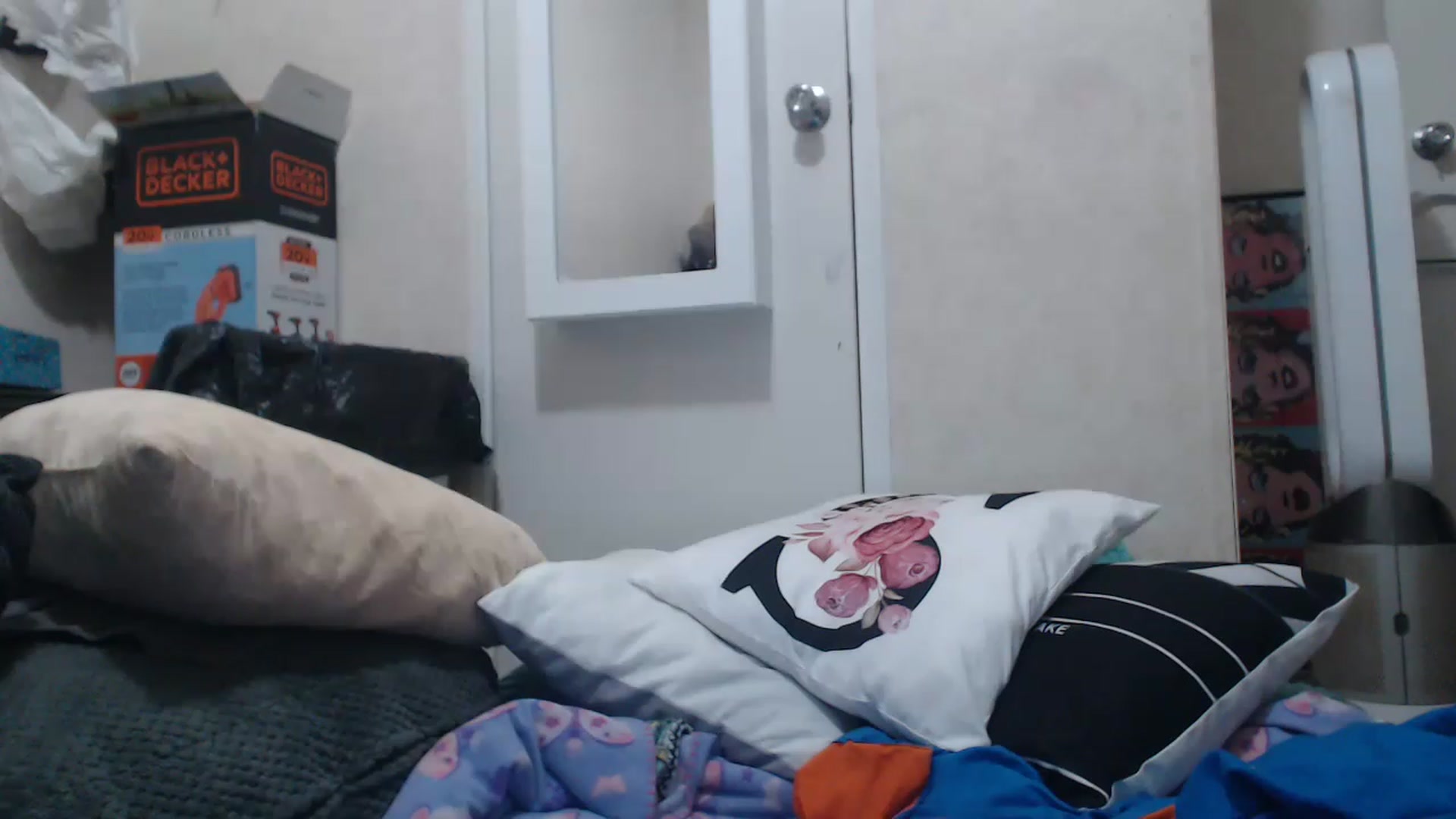 Gallery image thumbnail from Sofieyoungxxx's myfreecams stream on, 07/03/2023, 12:25 image 2 of 20