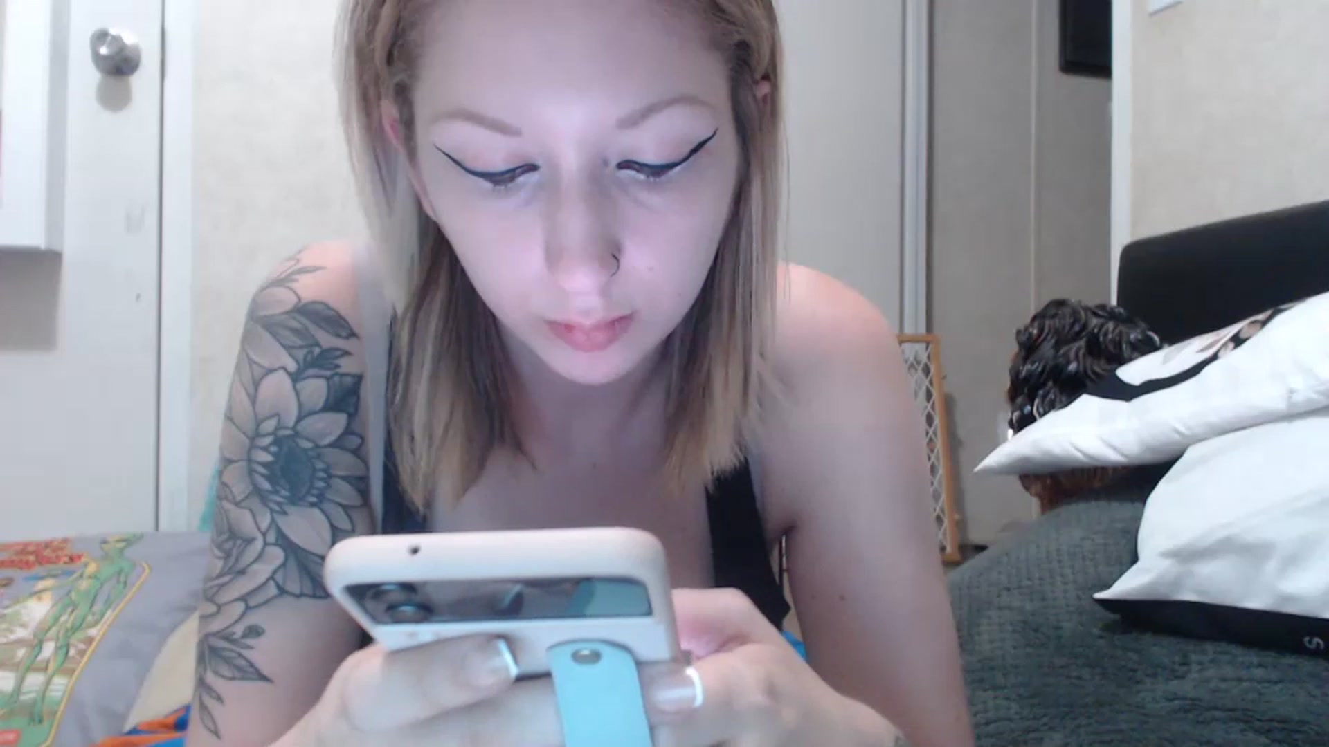 Gallery image thumbnail from Sofieyoungxxx's myfreecams stream on, 07/16/2023, 13:10 image 19 of 20