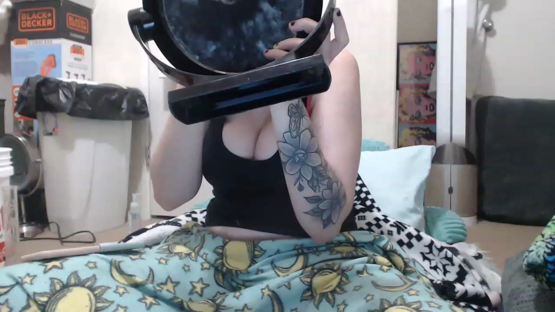 Gallery image thumbnail from Sofieyoungxxx's myfreecams stream on, 07/18/2023, 11:47 image 4 of 20