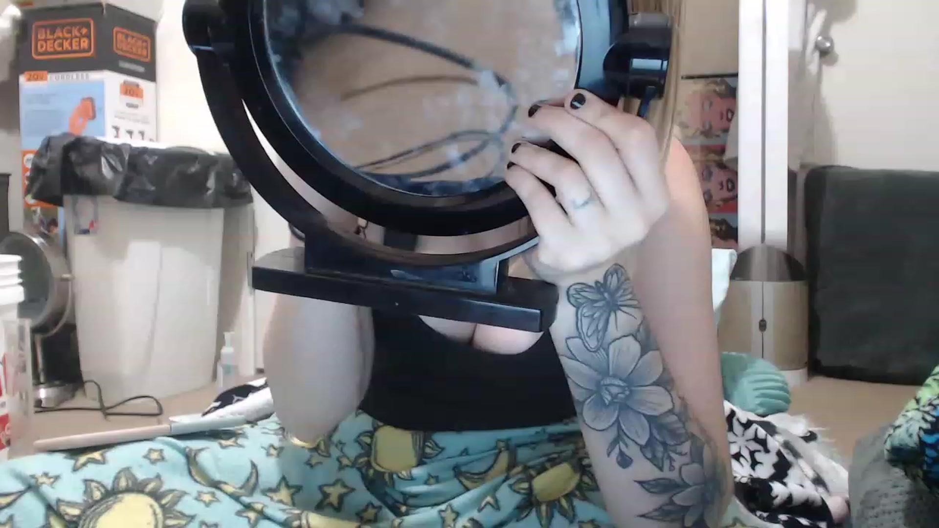 Gallery image thumbnail from Sofieyoungxxx's myfreecams stream on, 07/18/2023, 11:47 image 1 of 20