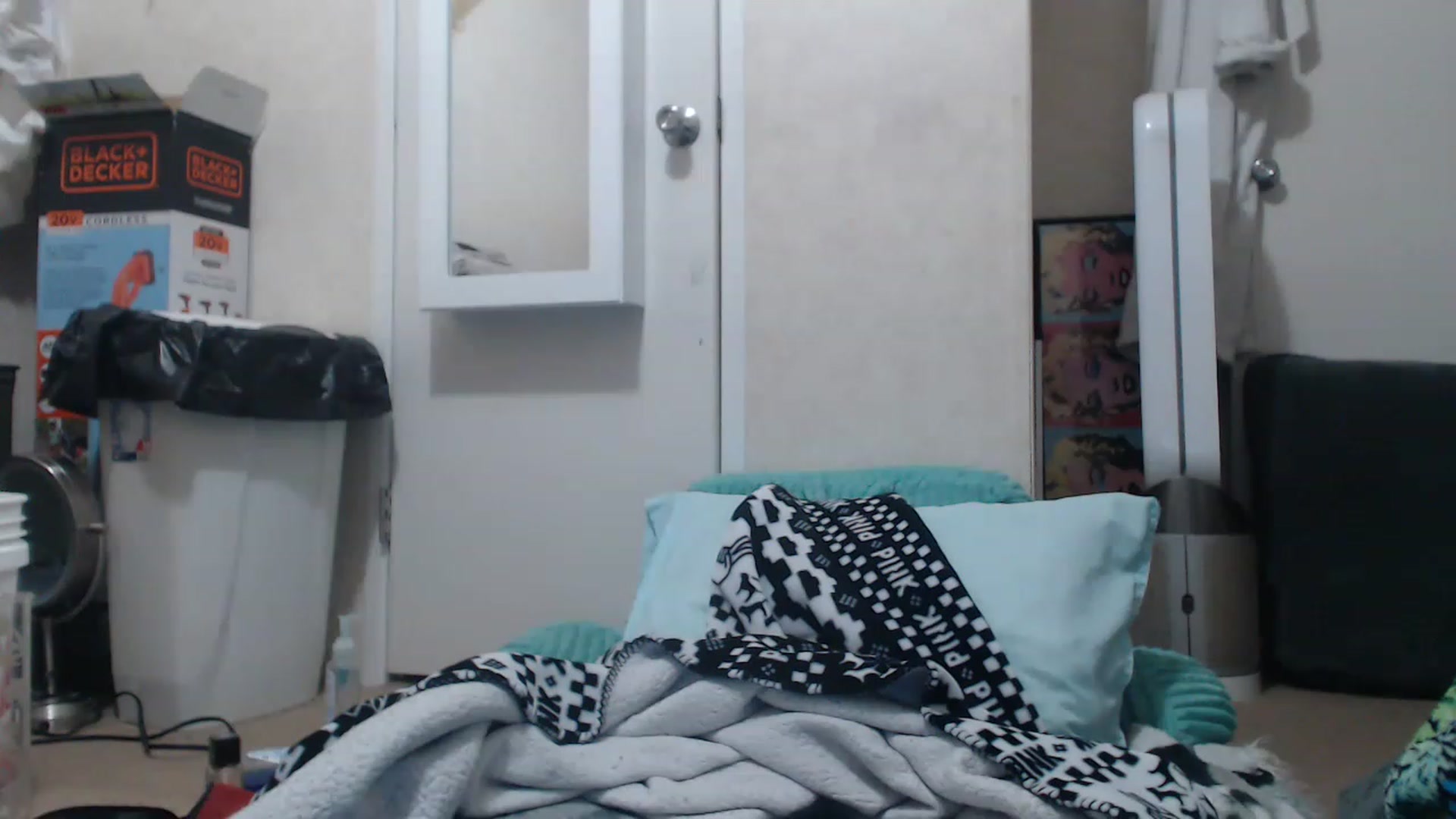 Gallery image thumbnail from Sofieyoungxxx's myfreecams stream on, 07/18/2023, 11:47 image 19 of 20