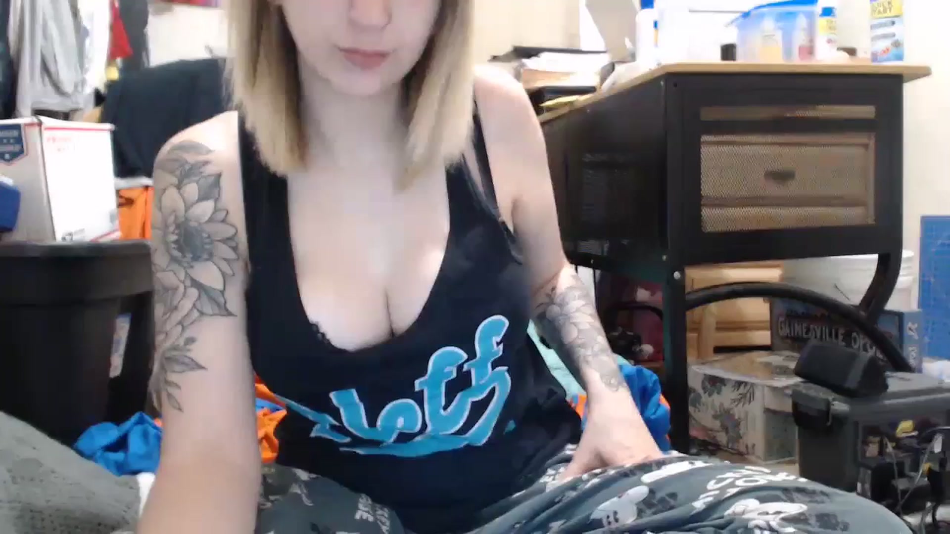 Gallery image thumbnail from Sofieyoungxxx's myfreecams stream on, 07/20/2023, 12:32 image 3 of 20