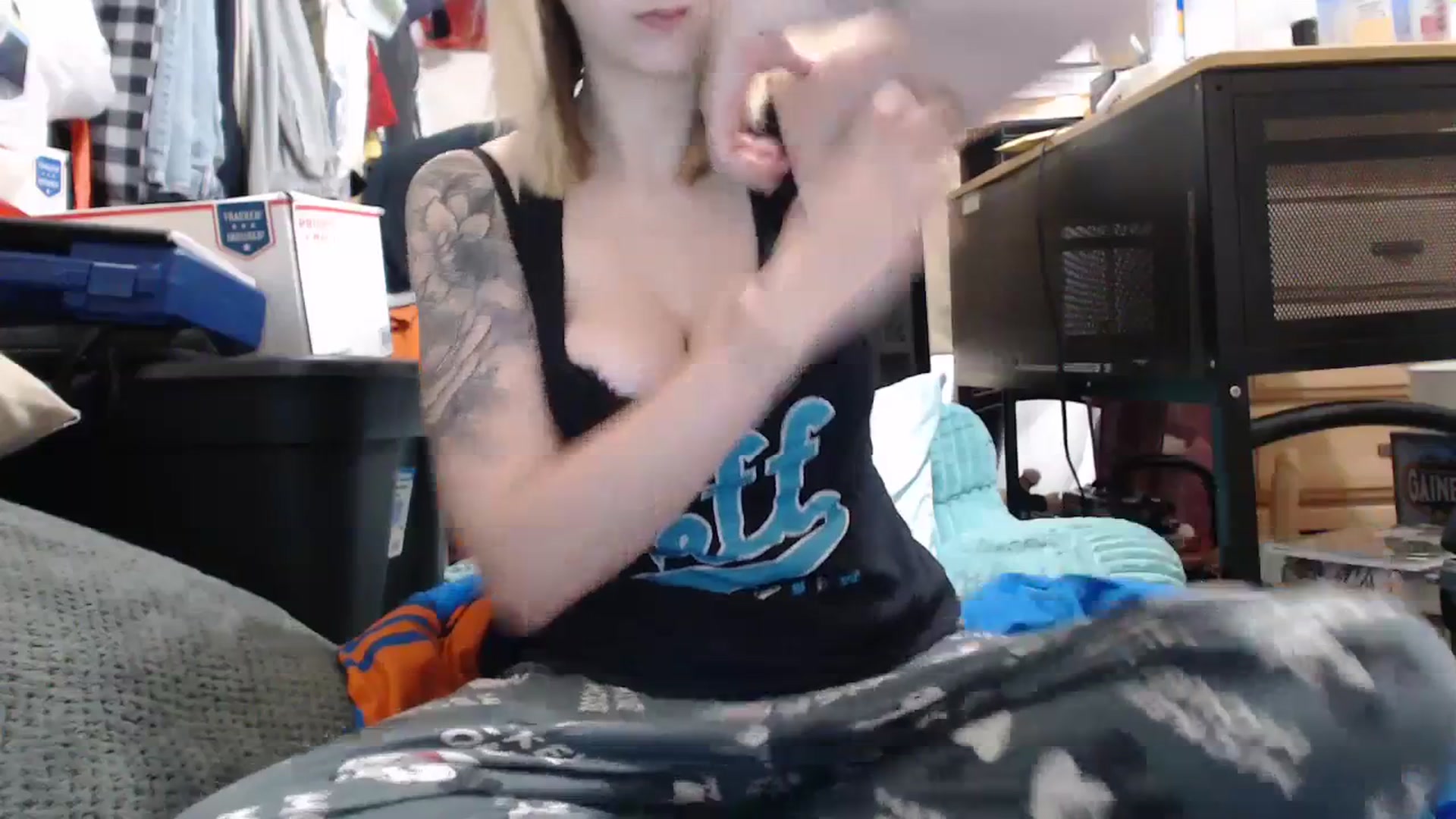 Gallery image thumbnail from Sofieyoungxxx's myfreecams stream on, 07/20/2023, 13:47 image 12 of 20