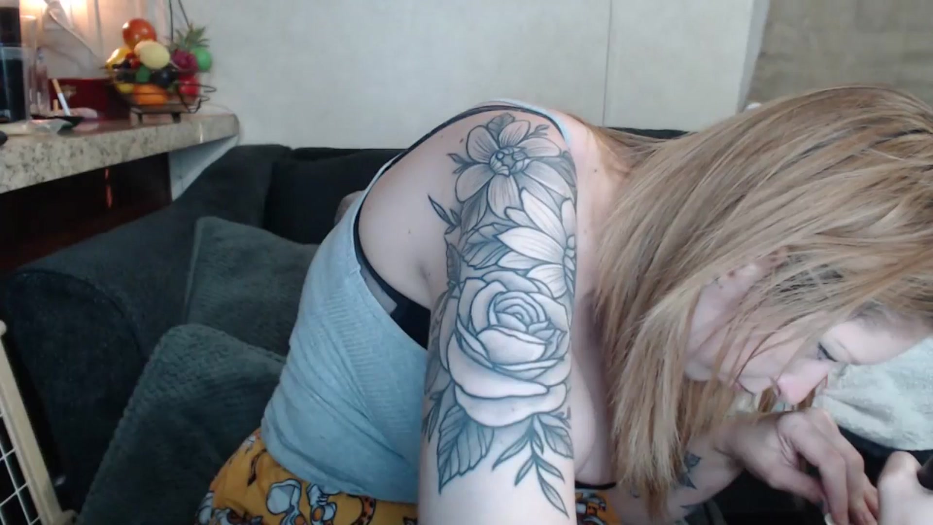 Gallery image thumbnail from Sofieyoungxxx's myfreecams stream on, 04/23/2024, 12:24 image 6 of 20