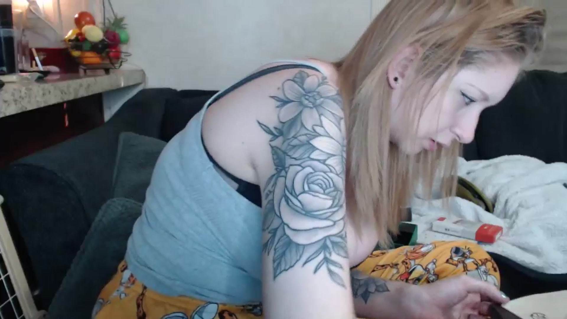 Gallery image thumbnail from Sofieyoungxxx's myfreecams stream on, 04/23/2024, 12:24 image 7 of 20