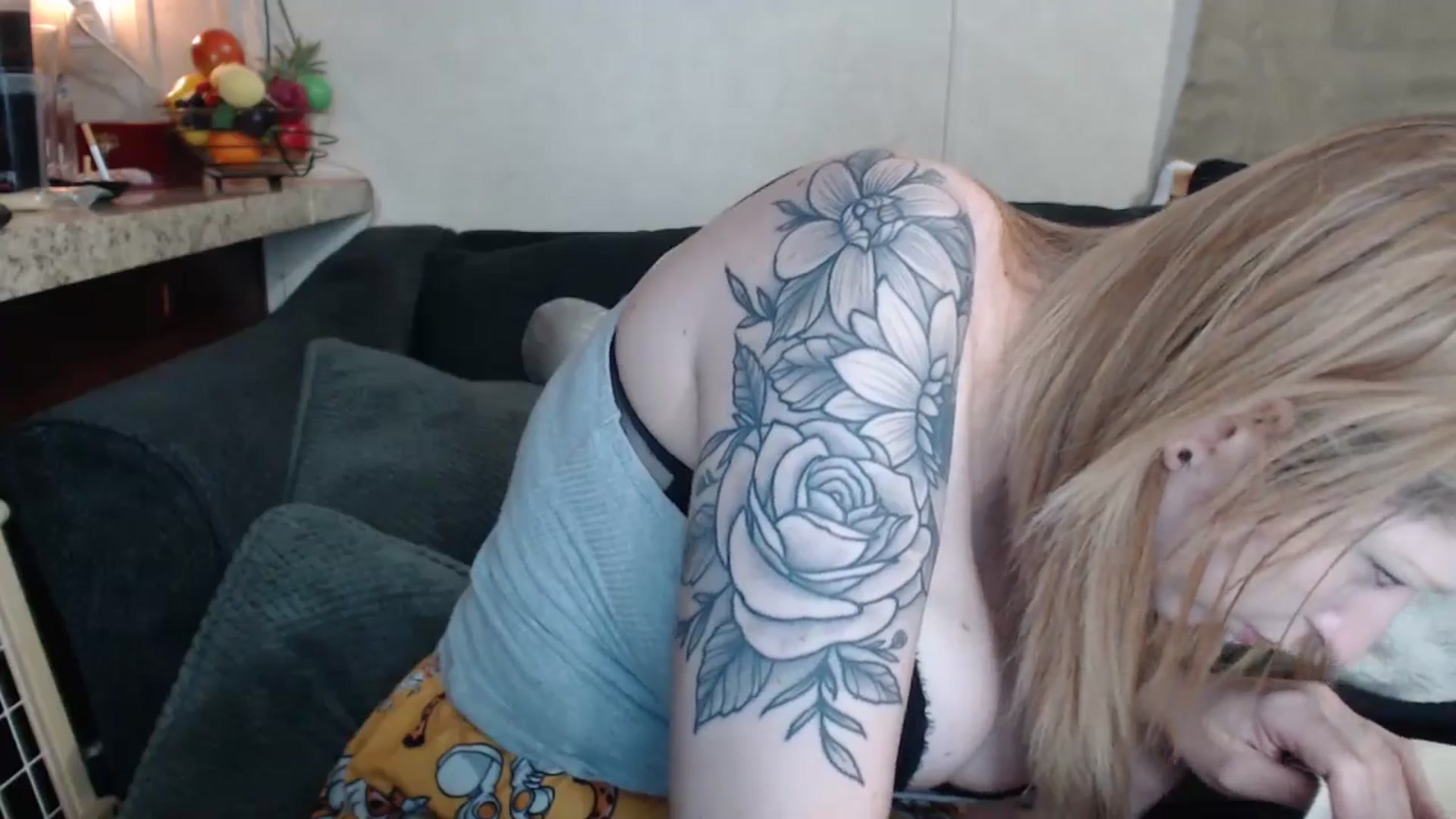Gallery image thumbnail from Sofieyoungxxx's myfreecams stream on, 04/23/2024, 12:24 image 4 of 20