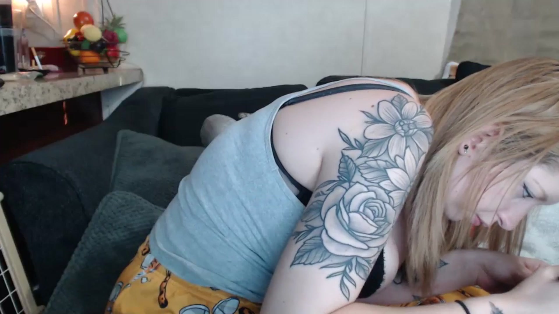 Gallery image thumbnail from Sofieyoungxxx's myfreecams stream on, 04/23/2024, 12:24 image 8 of 20