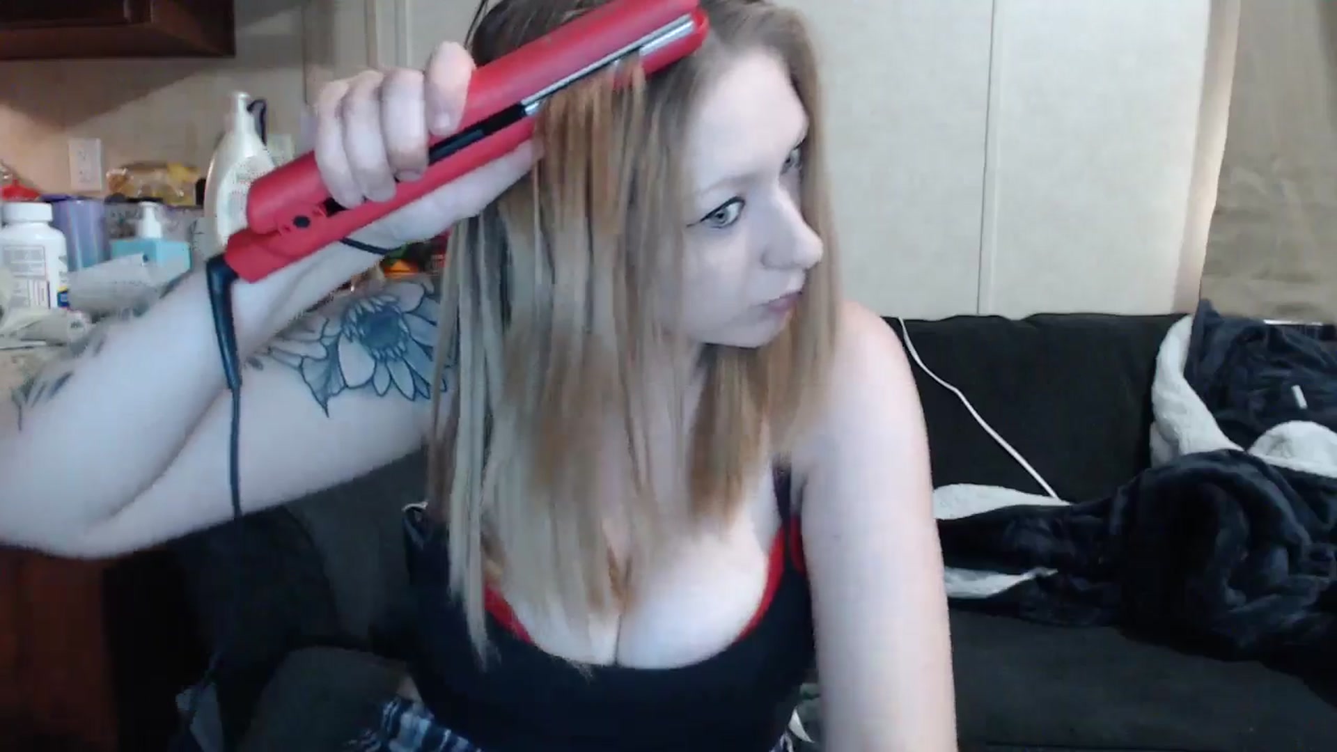 Gallery image thumbnail from Sofieyoungxxx's myfreecams stream on, 04/27/2024, 12:22 image 19 of 20