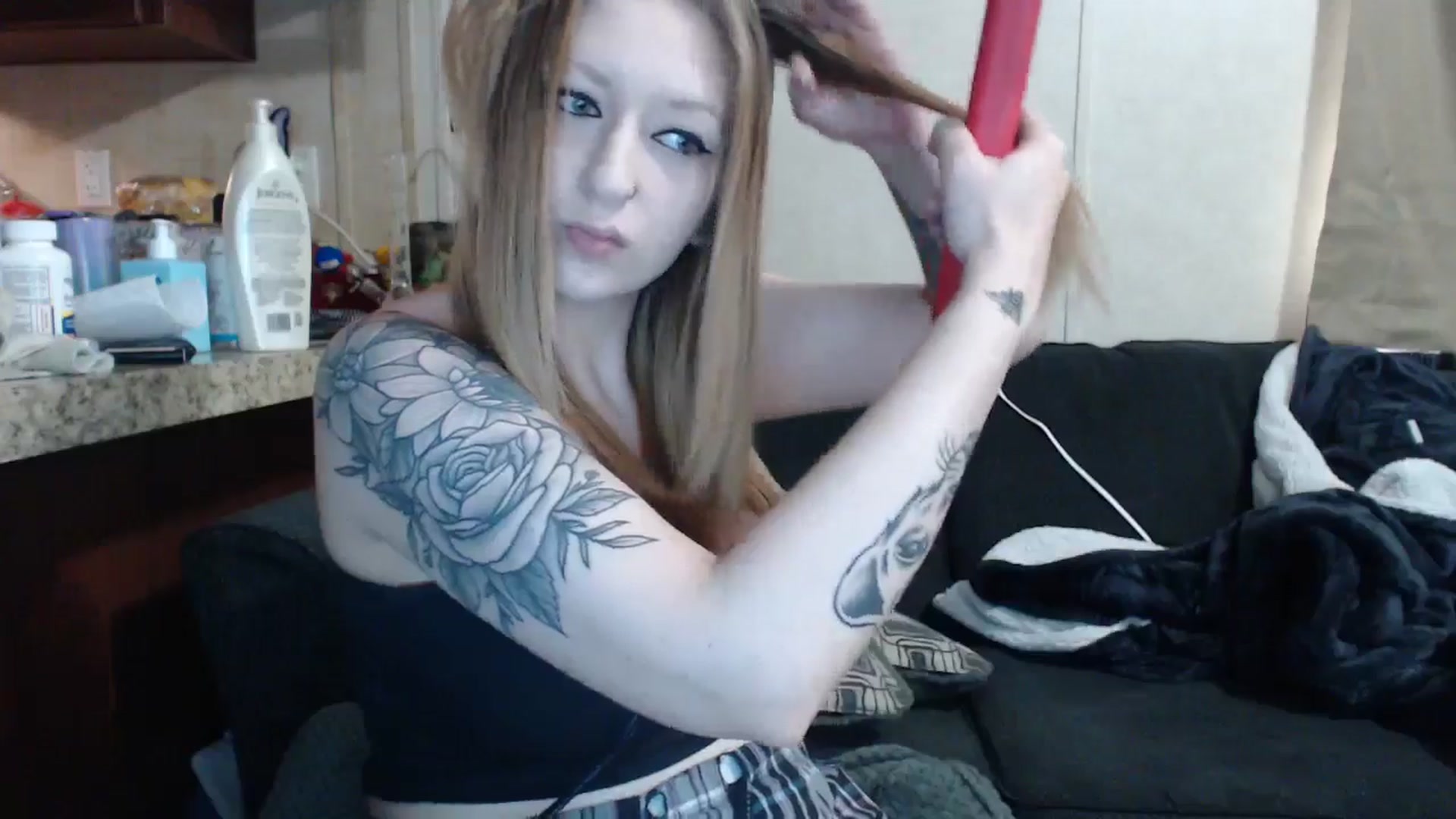 Gallery image thumbnail from Sofieyoungxxx's myfreecams stream on, 04/27/2024, 12:22 image 12 of 20