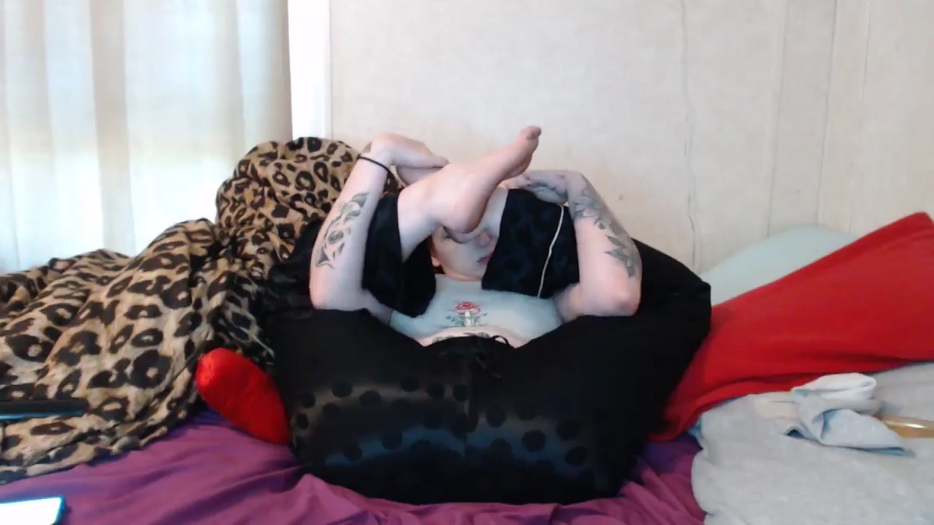Gallery image thumbnail from Sofieyoungxxx's myfreecams stream on, 05/02/2024, 13:29 image 14 of 20