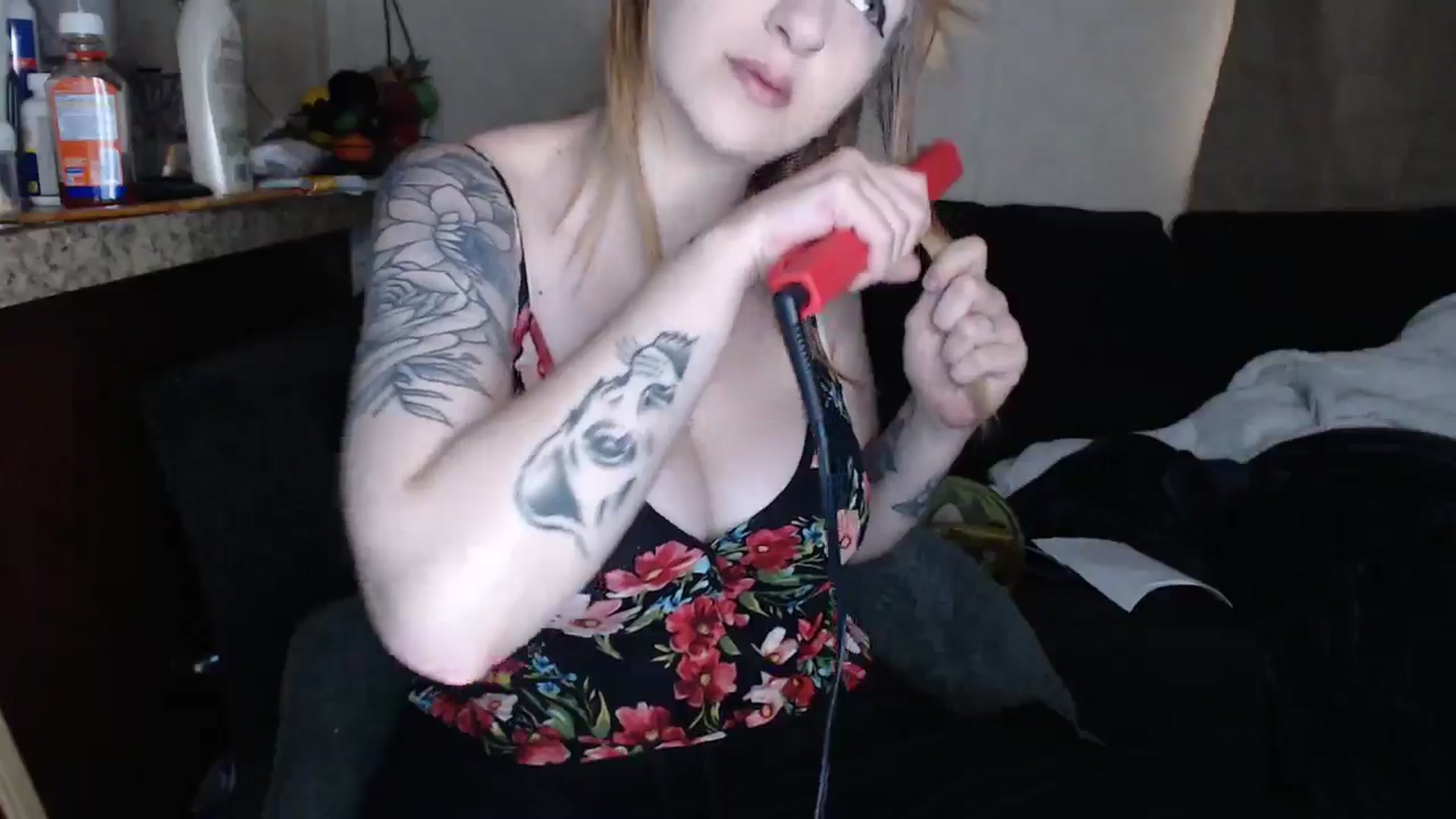 Gallery image thumbnail from Sofieyoungxxx's myfreecams stream on, 05/03/2024, 11:47 image 2 of 20