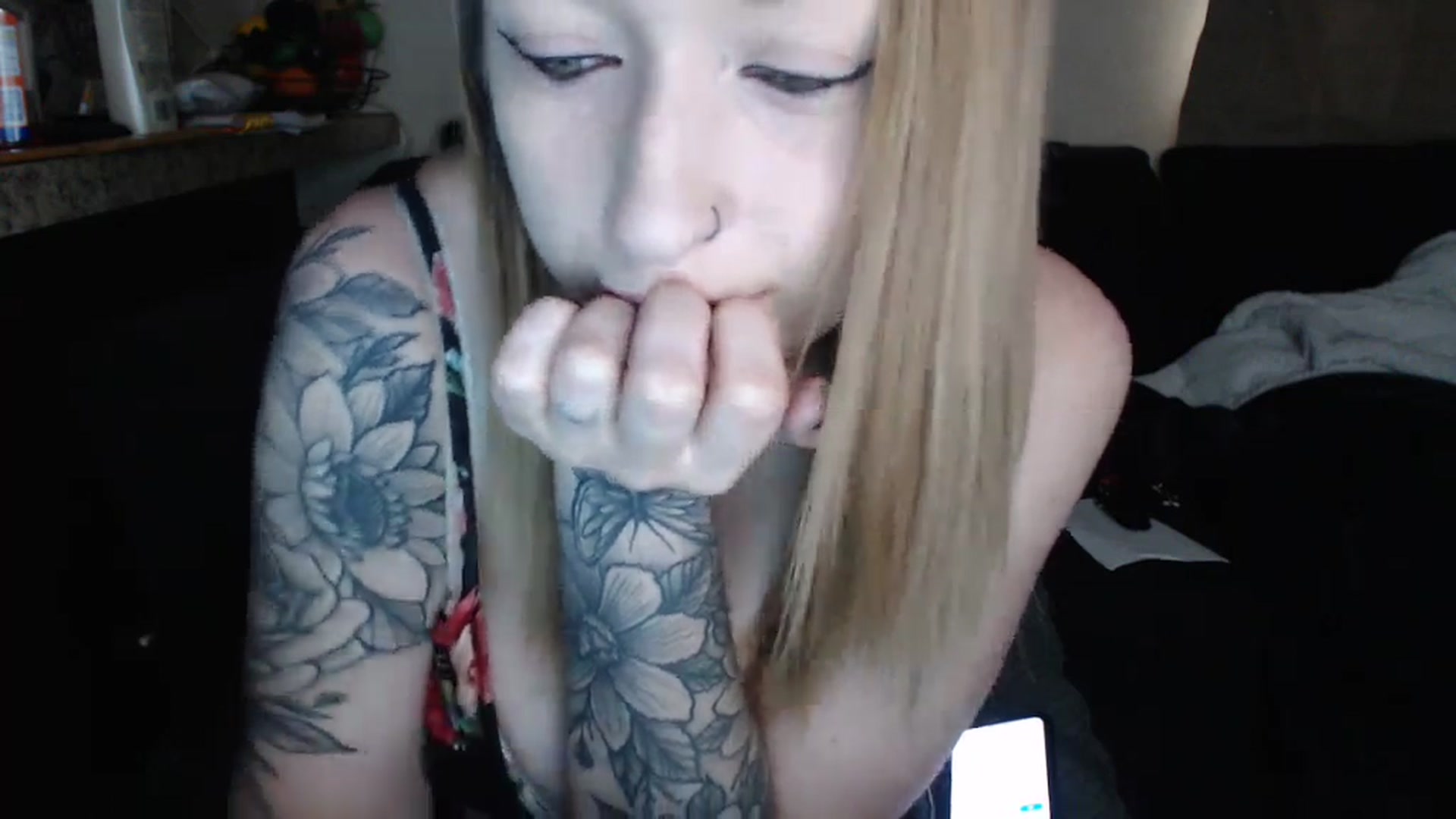 Gallery image thumbnail from Sofieyoungxxx's myfreecams stream on, 05/03/2024, 12:48 image 3 of 20