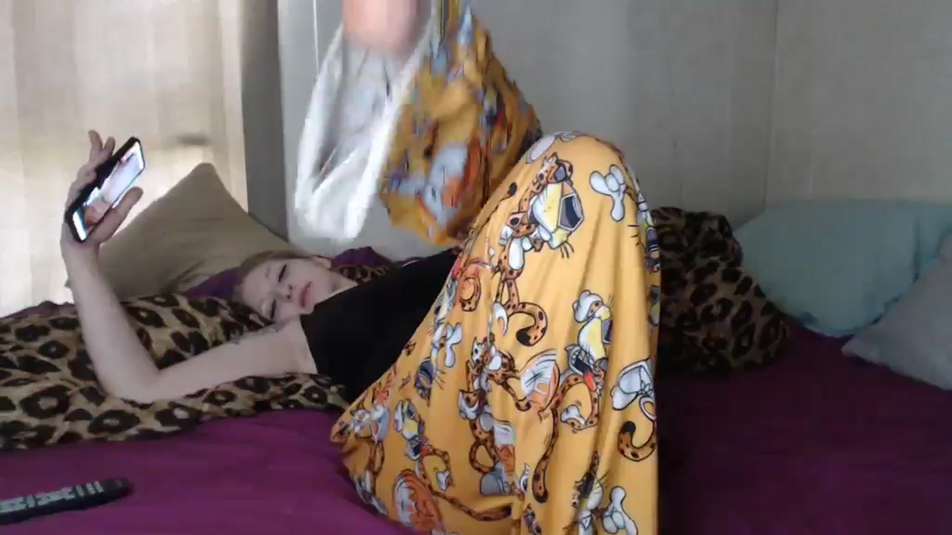 Gallery image thumbnail from Sofieyoungxxx's myfreecams stream on, 05/06/2024, 16:18 image 2 of 20