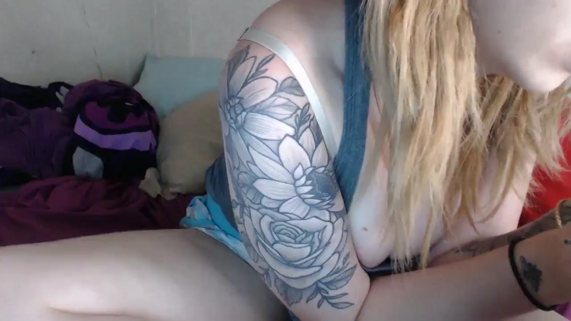 Gallery image thumbnail from Sofieyoungxxx's myfreecams stream on, 05/09/2024, 13:18 image 16 of 20