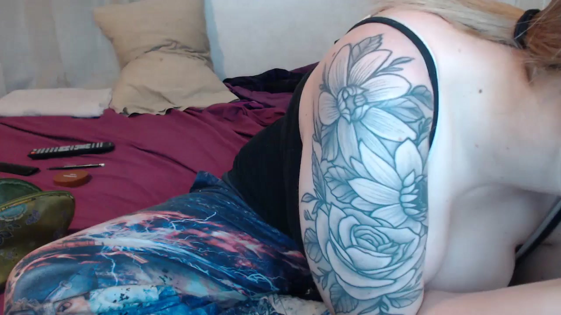 Gallery image thumbnail from Sofieyoungxxx's myfreecams stream on, 05/10/2024, 12:20 image 7 of 20