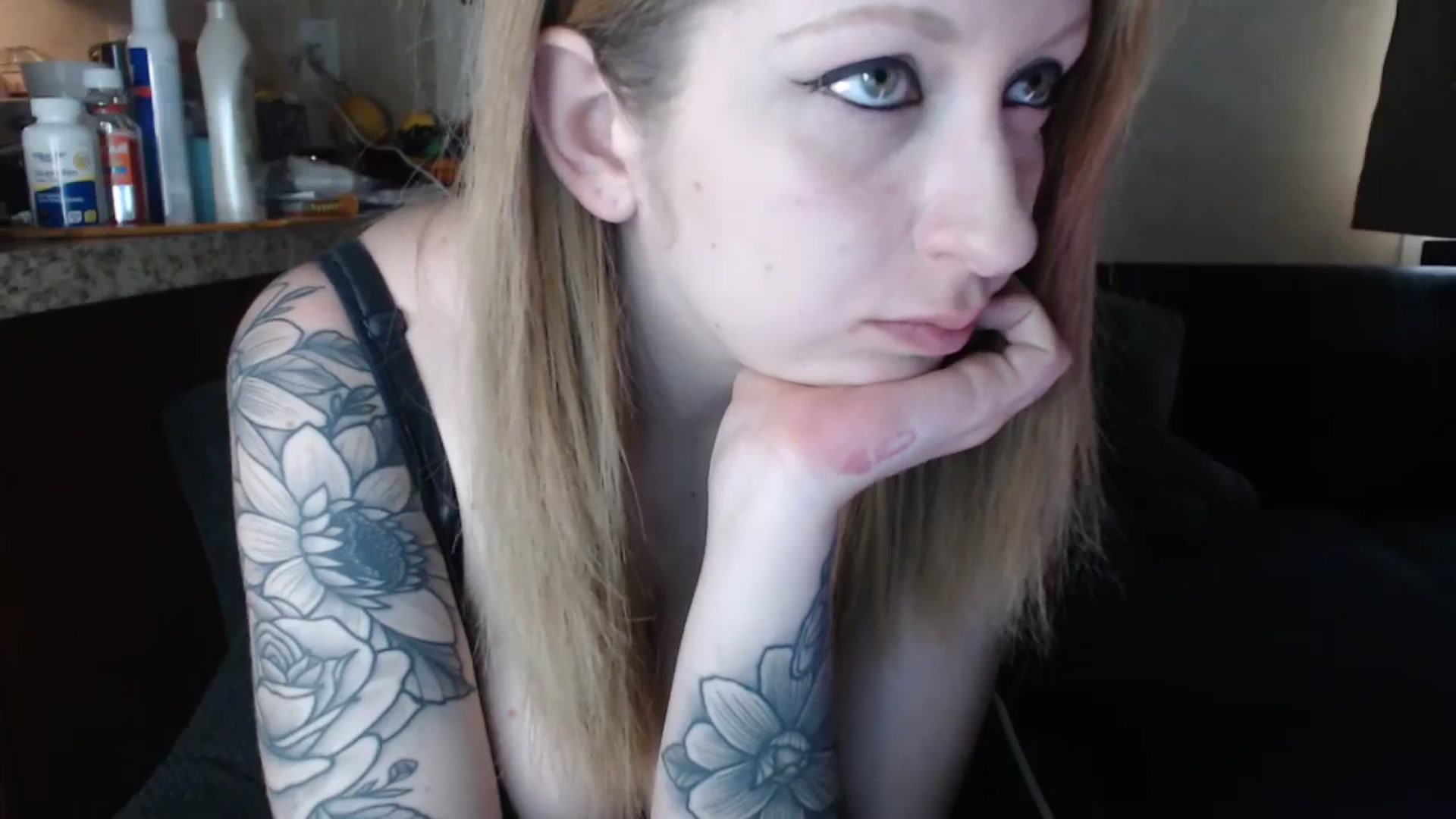 Gallery image thumbnail from Sofieyoungxxx's myfreecams stream on, 05/12/2024, 15:03 image 13 of 20