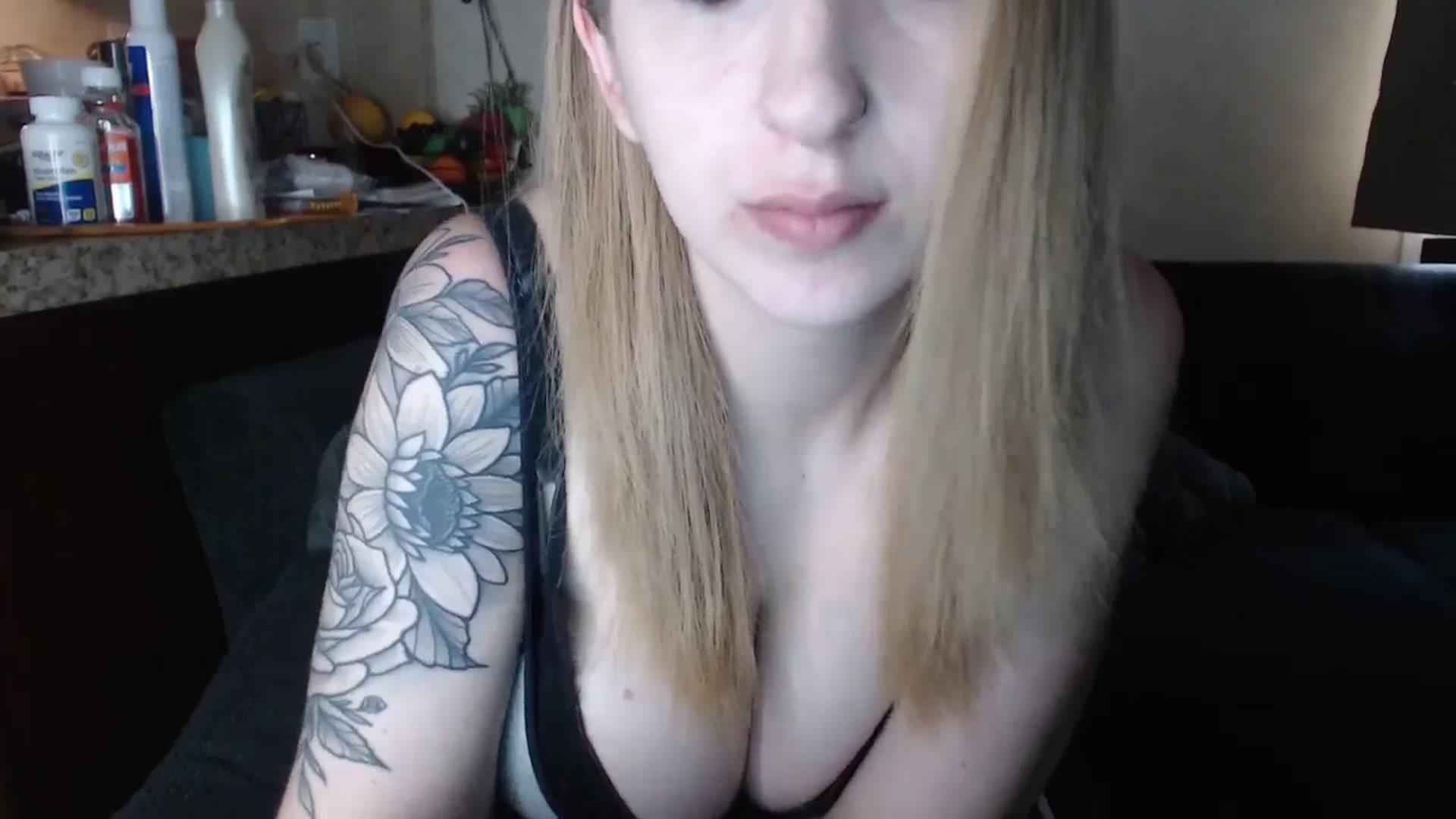 Gallery image thumbnail from Sofieyoungxxx's myfreecams stream on, 05/12/2024, 15:03 image 10 of 20