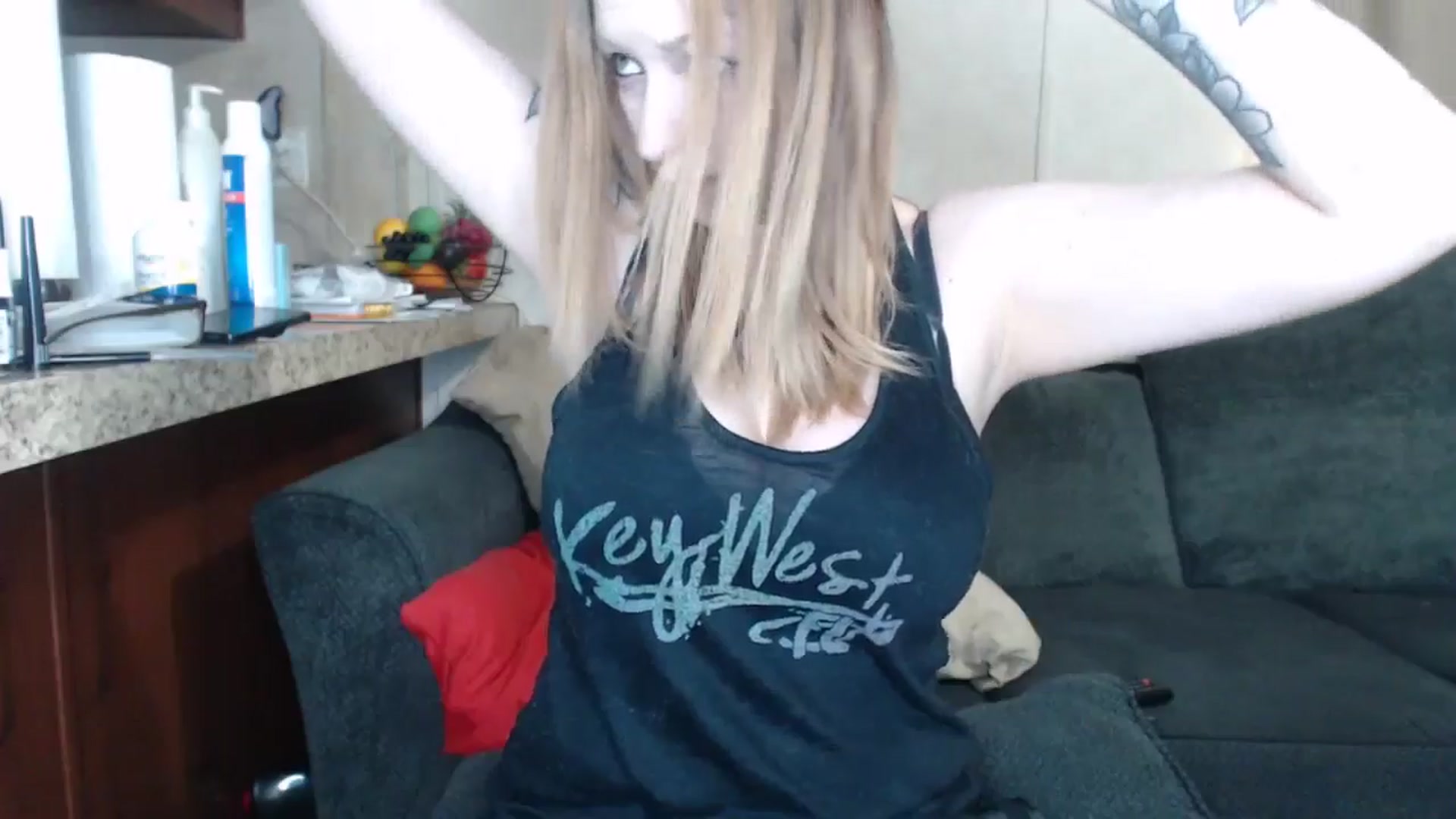 Gallery image thumbnail from Sofieyoungxxx's myfreecams stream on, 05/14/2024, 13:09 image 18 of 20