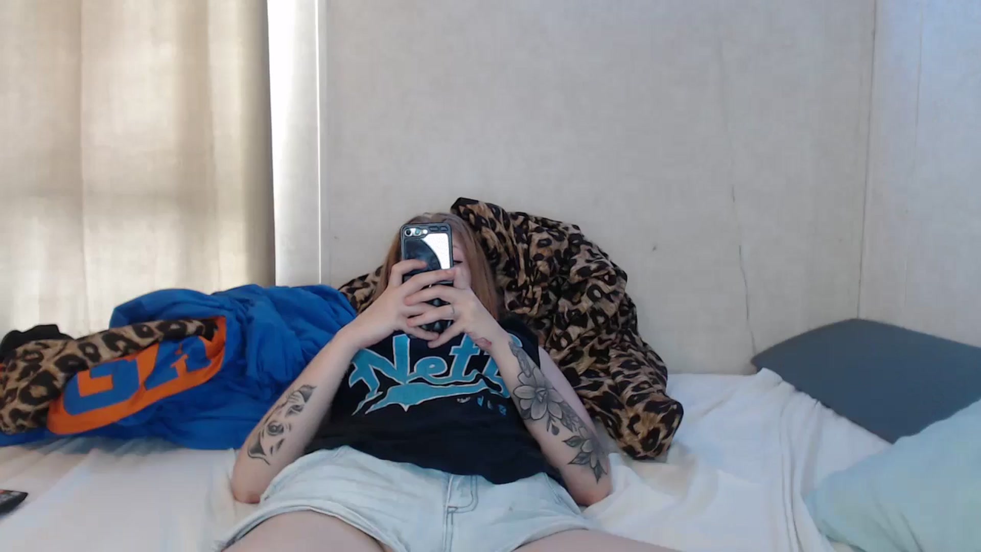 Gallery image thumbnail from Sofieyoungxxx's myfreecams stream on, 05/14/2024, 17:19 image 19 of 20