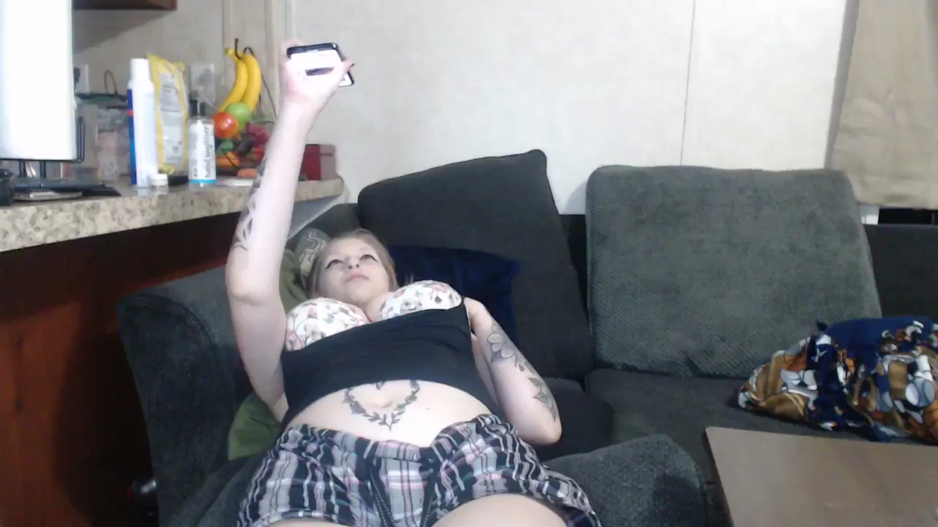 Gallery image thumbnail from Sofieyoungxxx's myfreecams stream on, 06/16/2024, 10:43 image 8 of 20