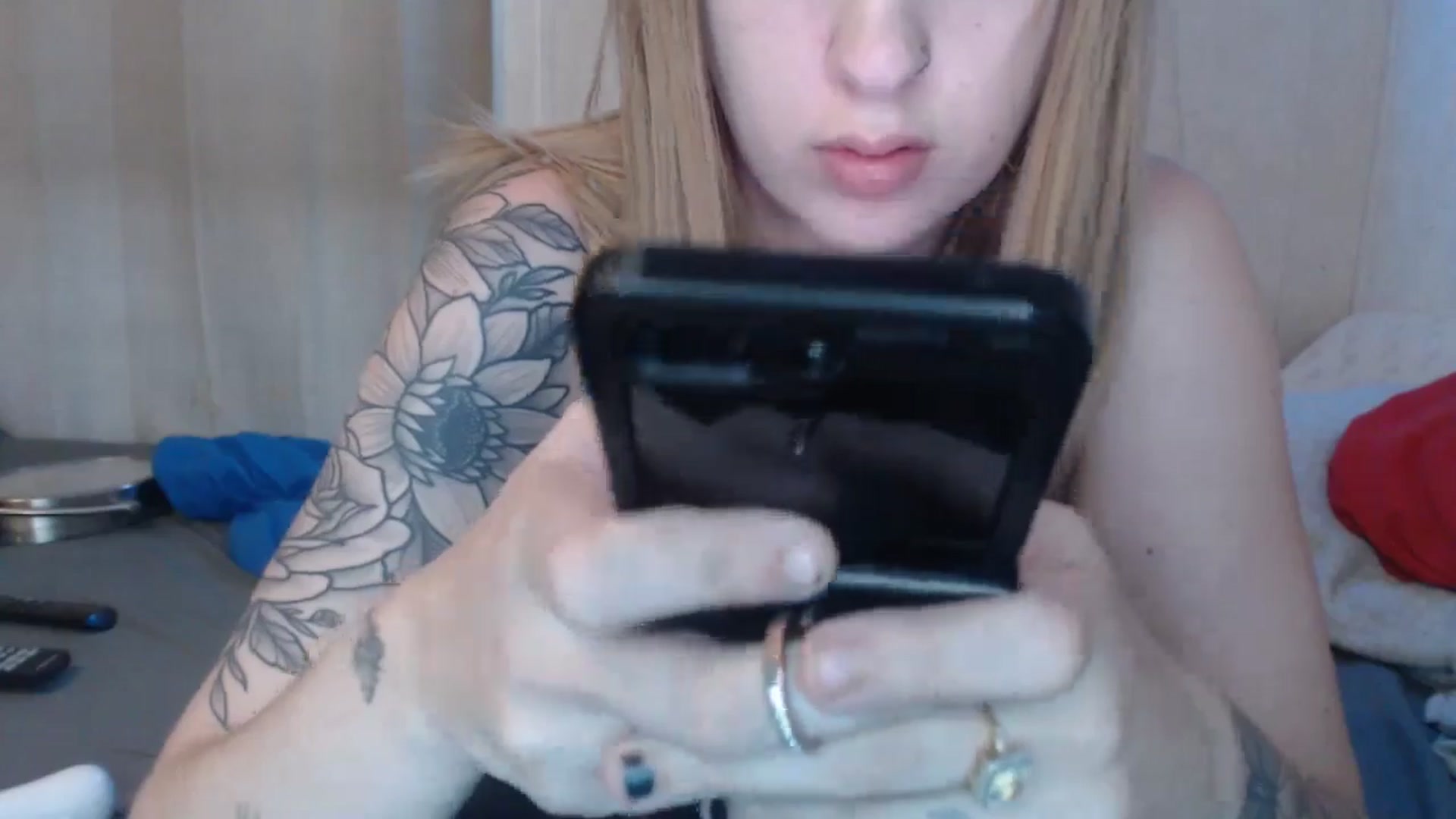 Gallery image thumbnail from Sofieyoungxxx's myfreecams stream on, 06/17/2024, 12:25 image 2 of 20