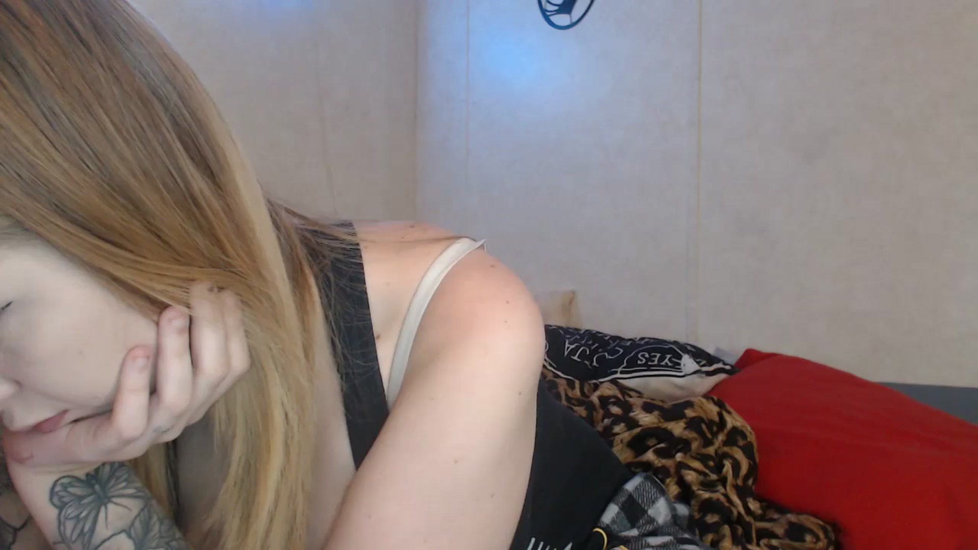 Gallery image thumbnail from Sofieyoungxxx's myfreecams stream on, 06/18/2024, 11:39 image 19 of 20