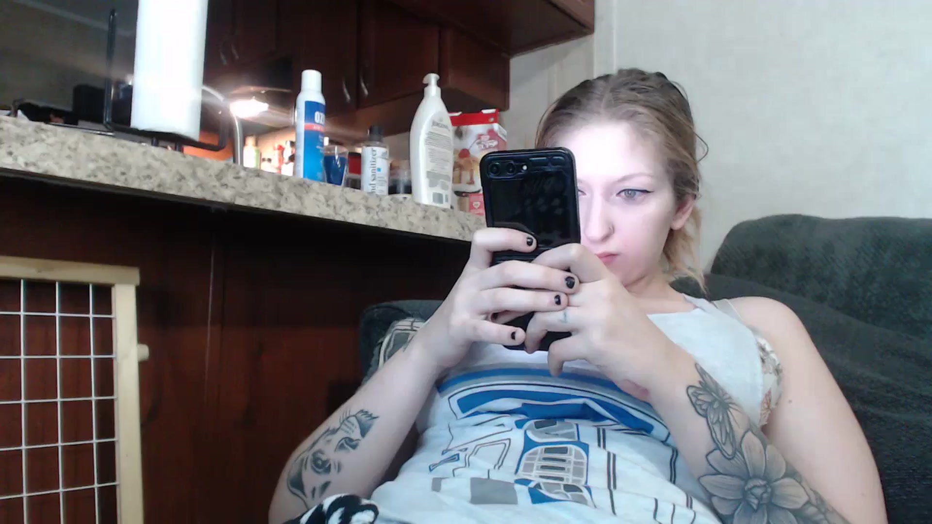 Gallery image thumbnail from Sofieyoungxxx's myfreecams stream on, 06/22/2024, 11:53 image 2 of 20
