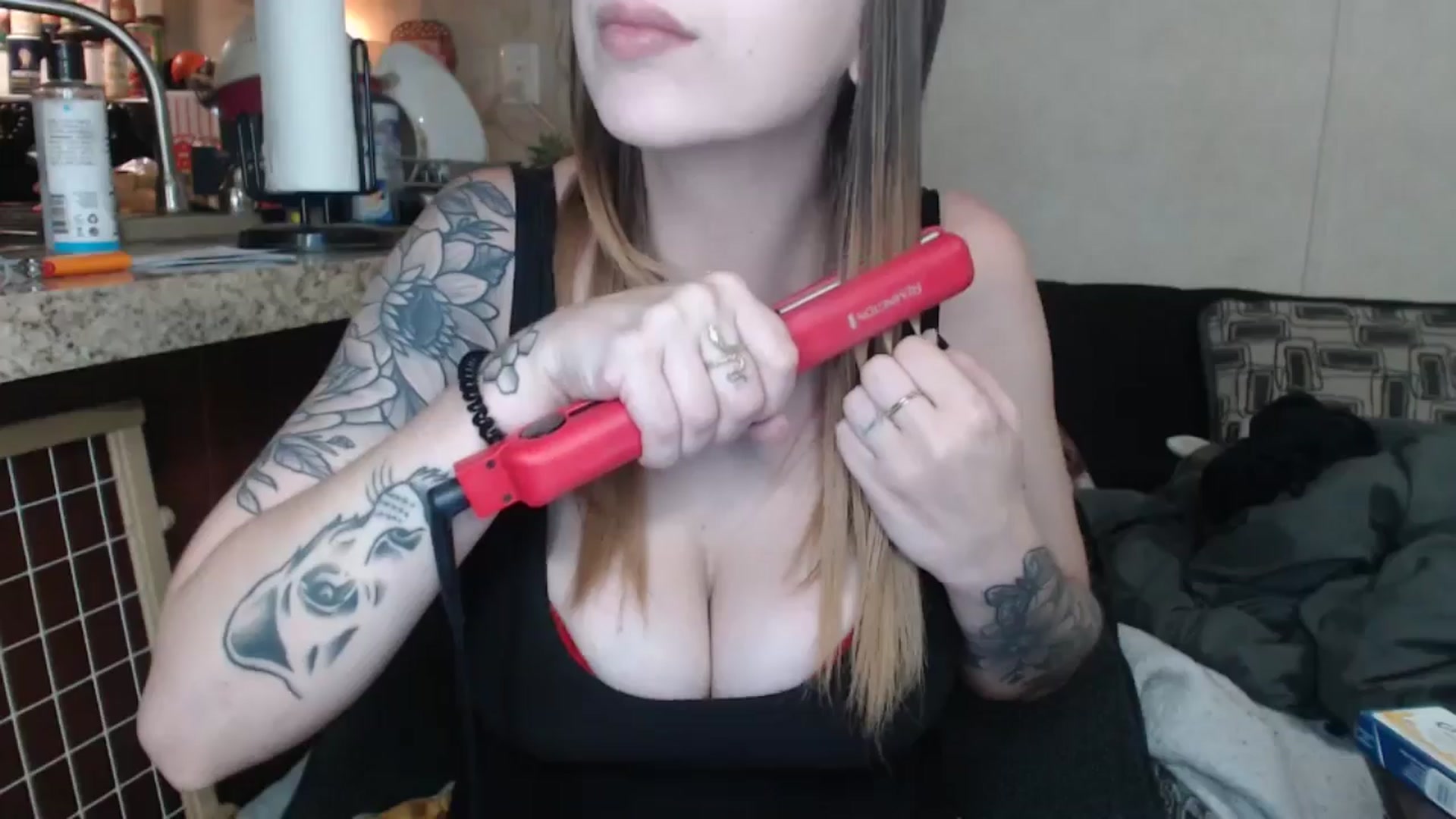 Gallery image thumbnail from Sofieyoungxxx's myfreecams stream on, 11/11/2024, 11:23 image 13 of 20