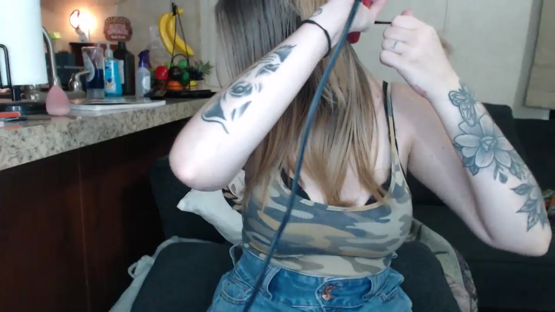 Gallery image thumbnail from Sofieyoungxxx's myfreecams stream on, 11/22/2024, 12:10 image 7 of 20