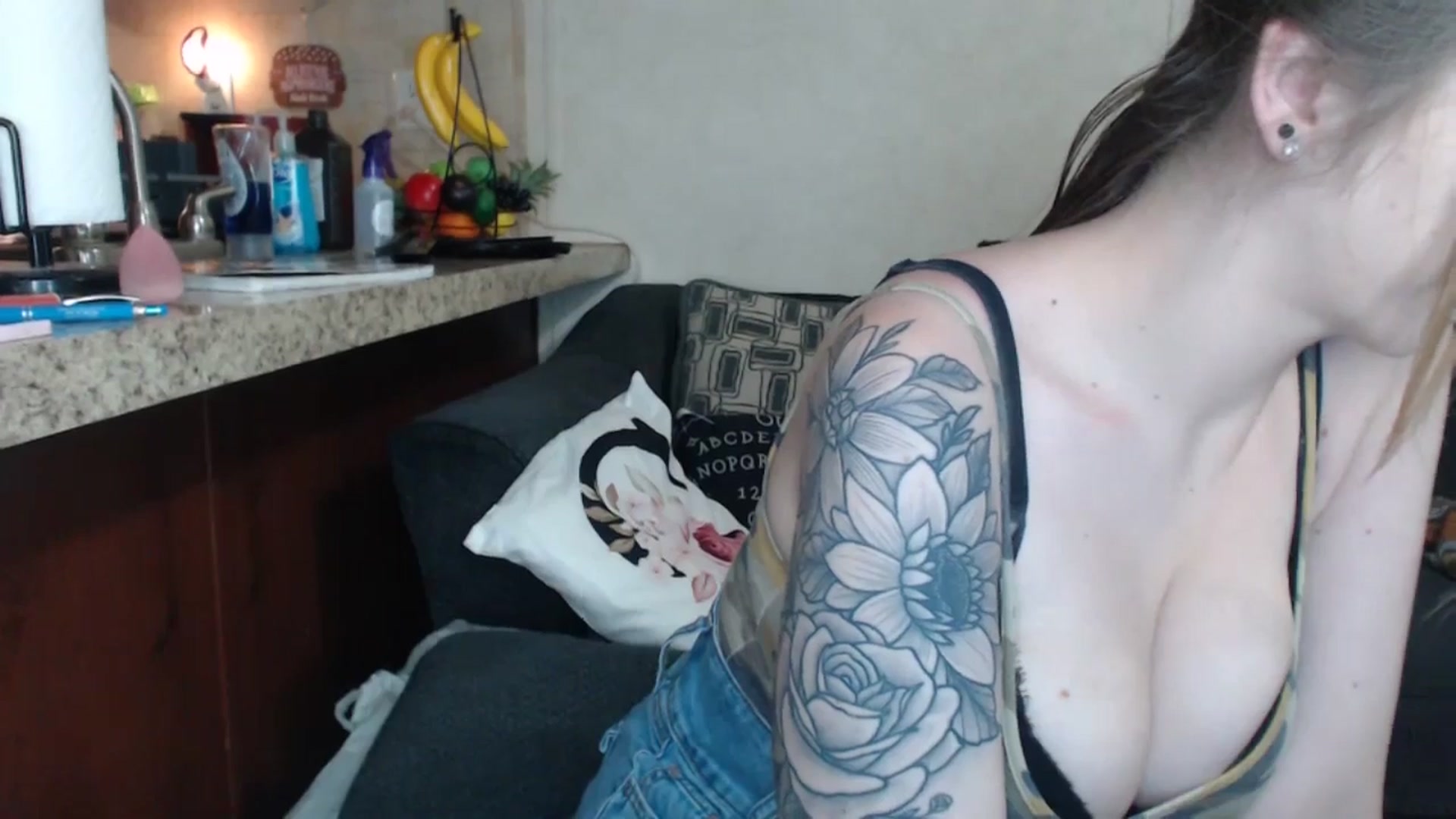 Gallery image thumbnail from Sofieyoungxxx's myfreecams stream on, 11/22/2024, 12:10 image 2 of 20