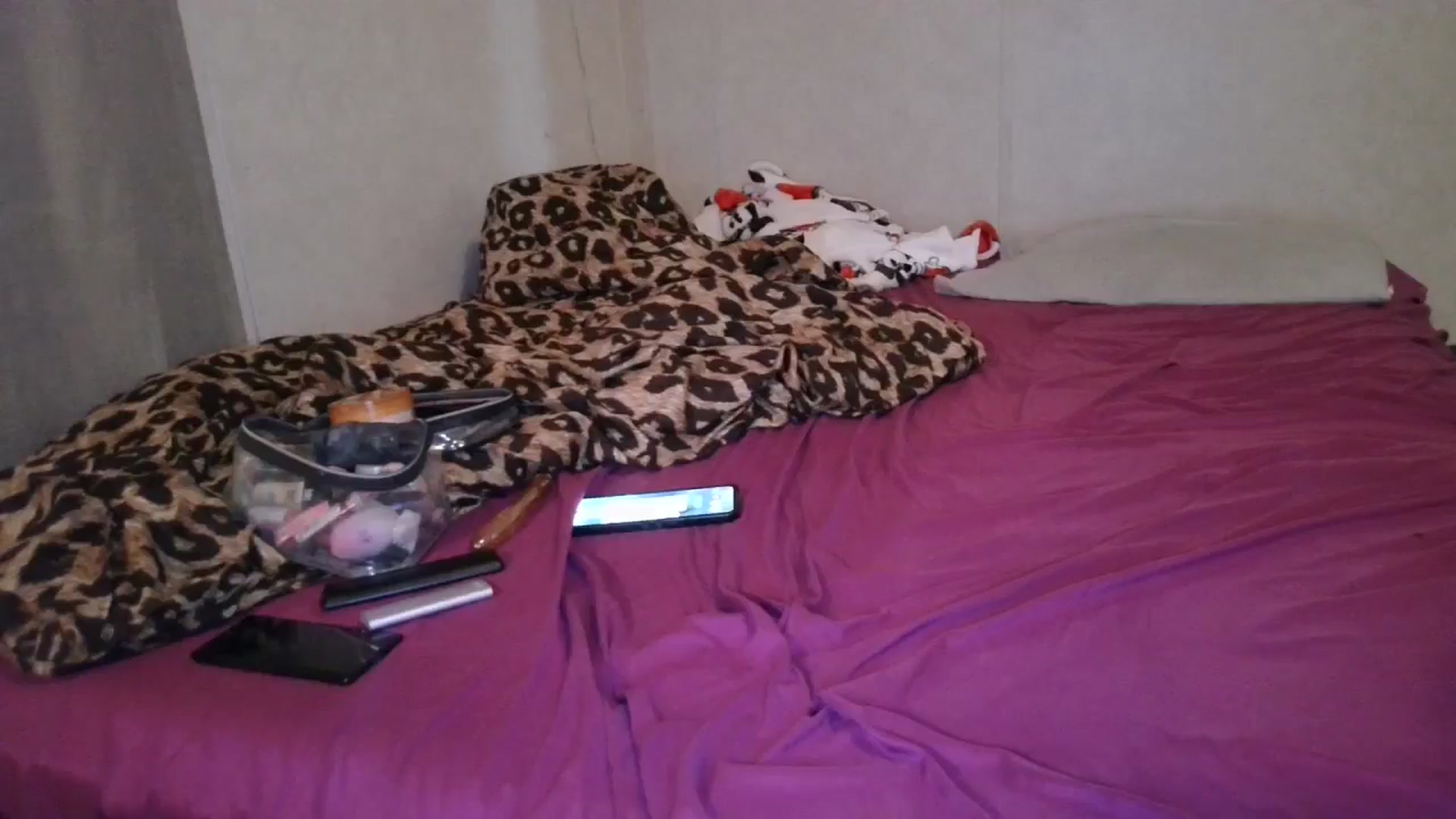 Gallery image thumbnail from Sofieyoungxxx's myfreecams stream on, 05/01/2025, 14:38 image 7 of 20
